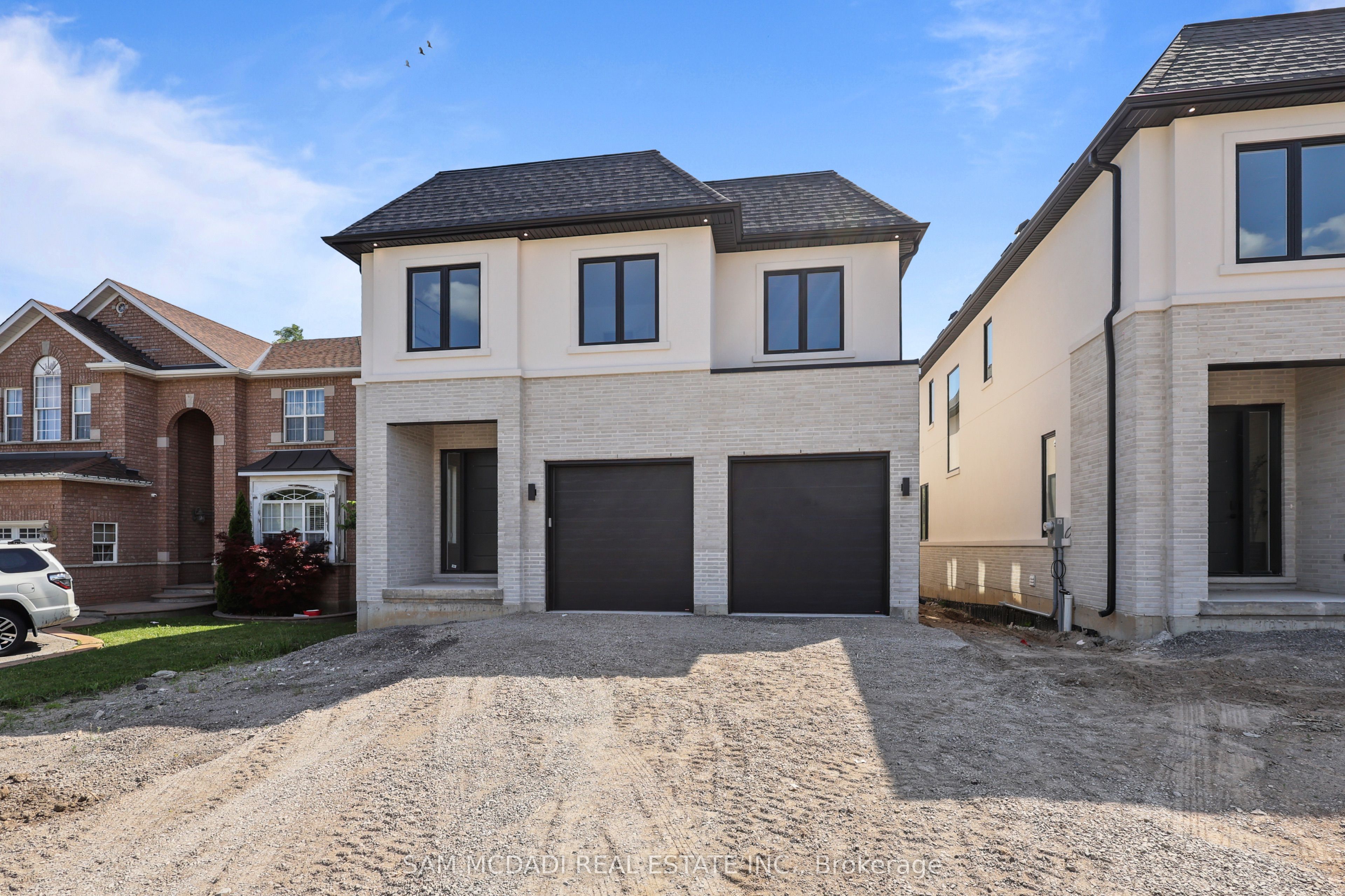 2350 Eighth Line, Oakville, ON L6H 7E6 photo 2