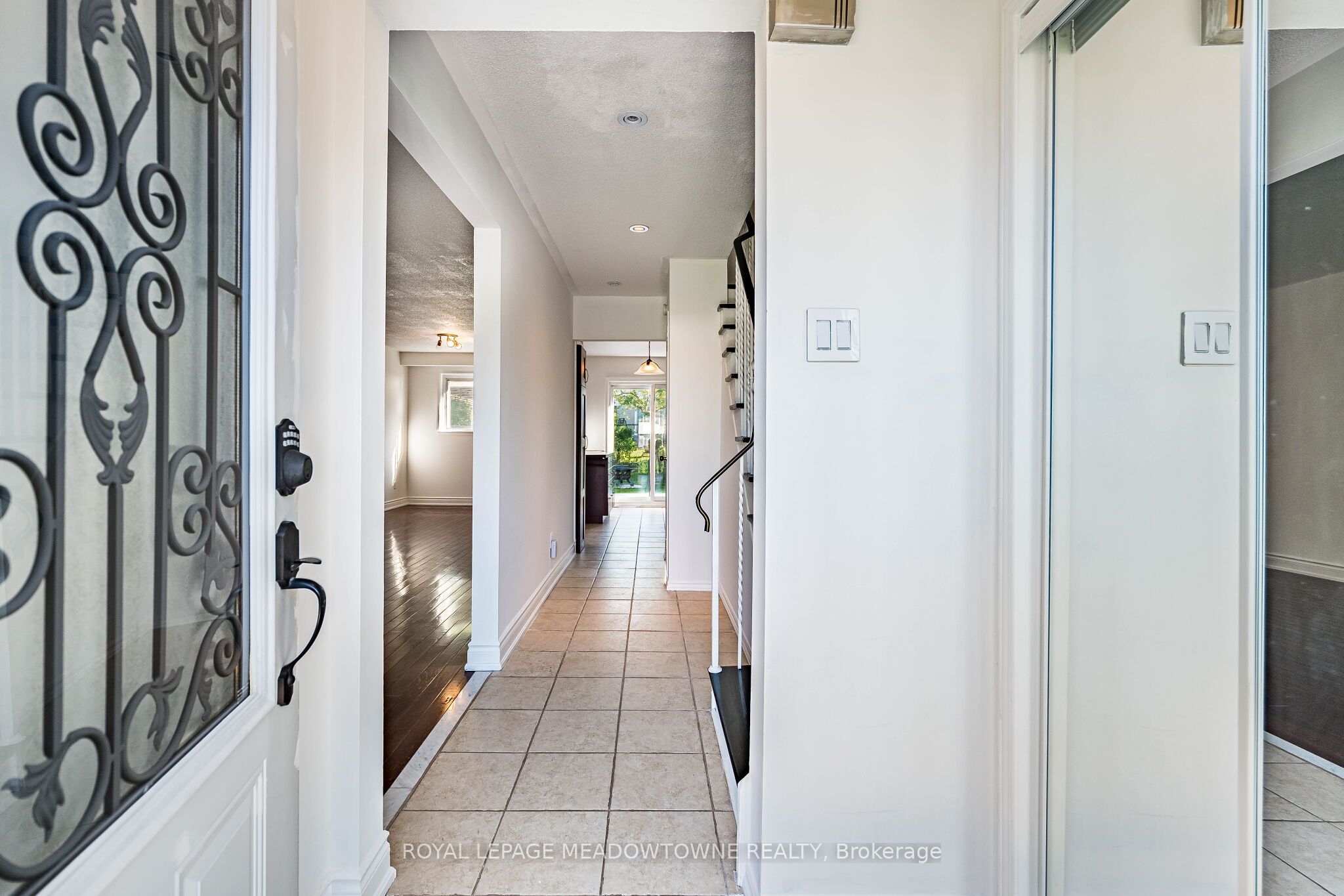 2155 Pashak Court, Mississauga, ON L5A 1H8 photo 4