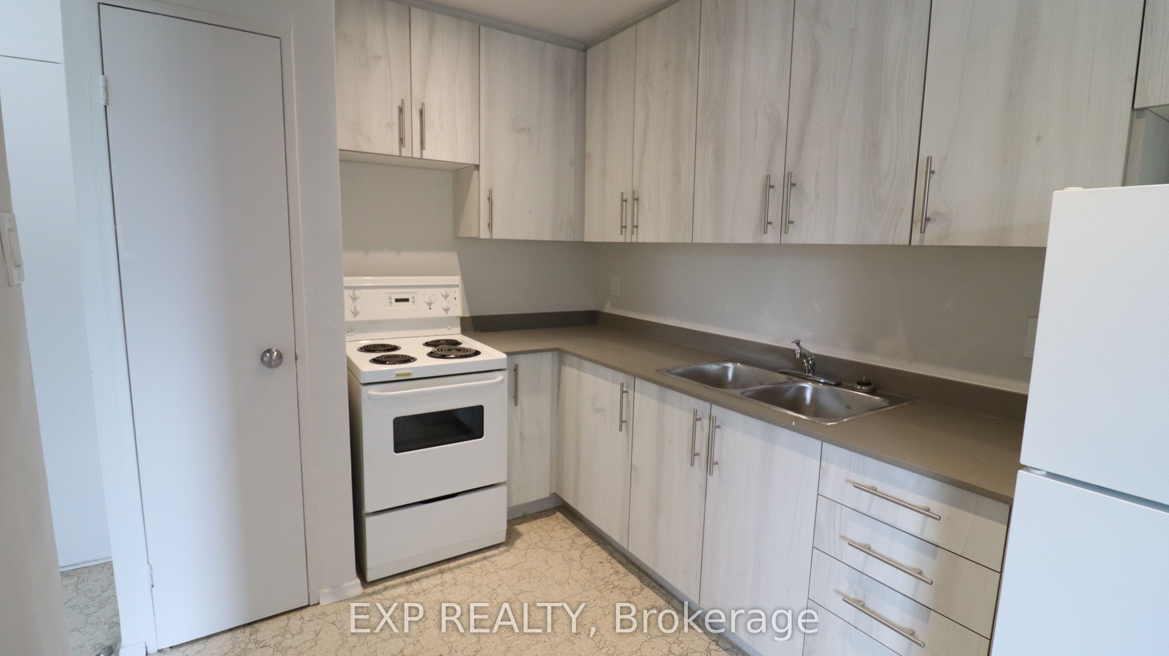 84 Second Street 102, Orangeville, ON L9W 2C3 photo 3