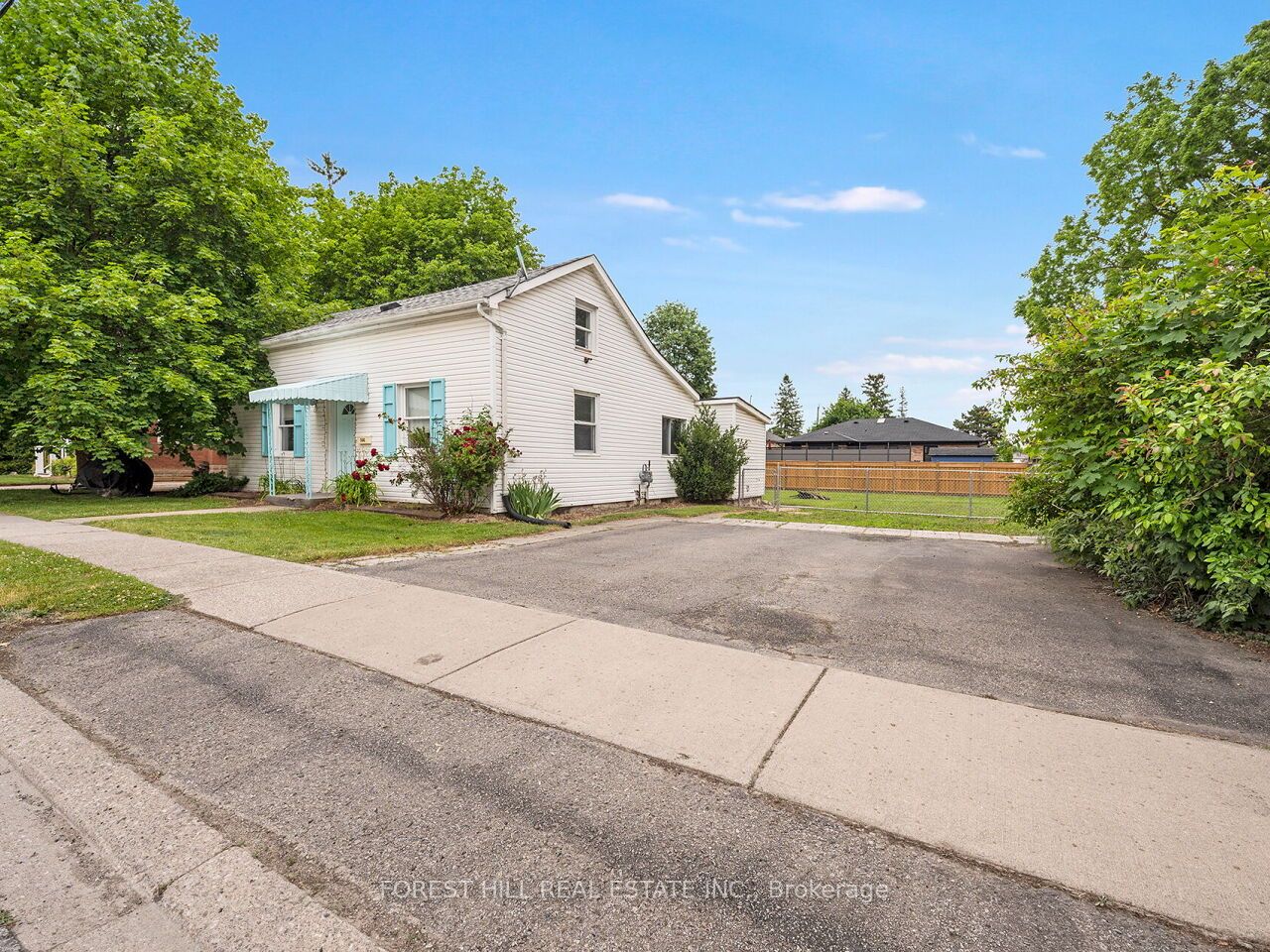 144 King Street, Milton, ON L9T 1J9 photo 2