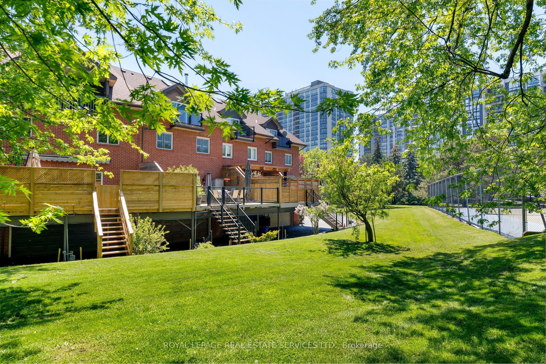 68 Tradewind Drive, Oakville, ON L6L 6K8 photo 2