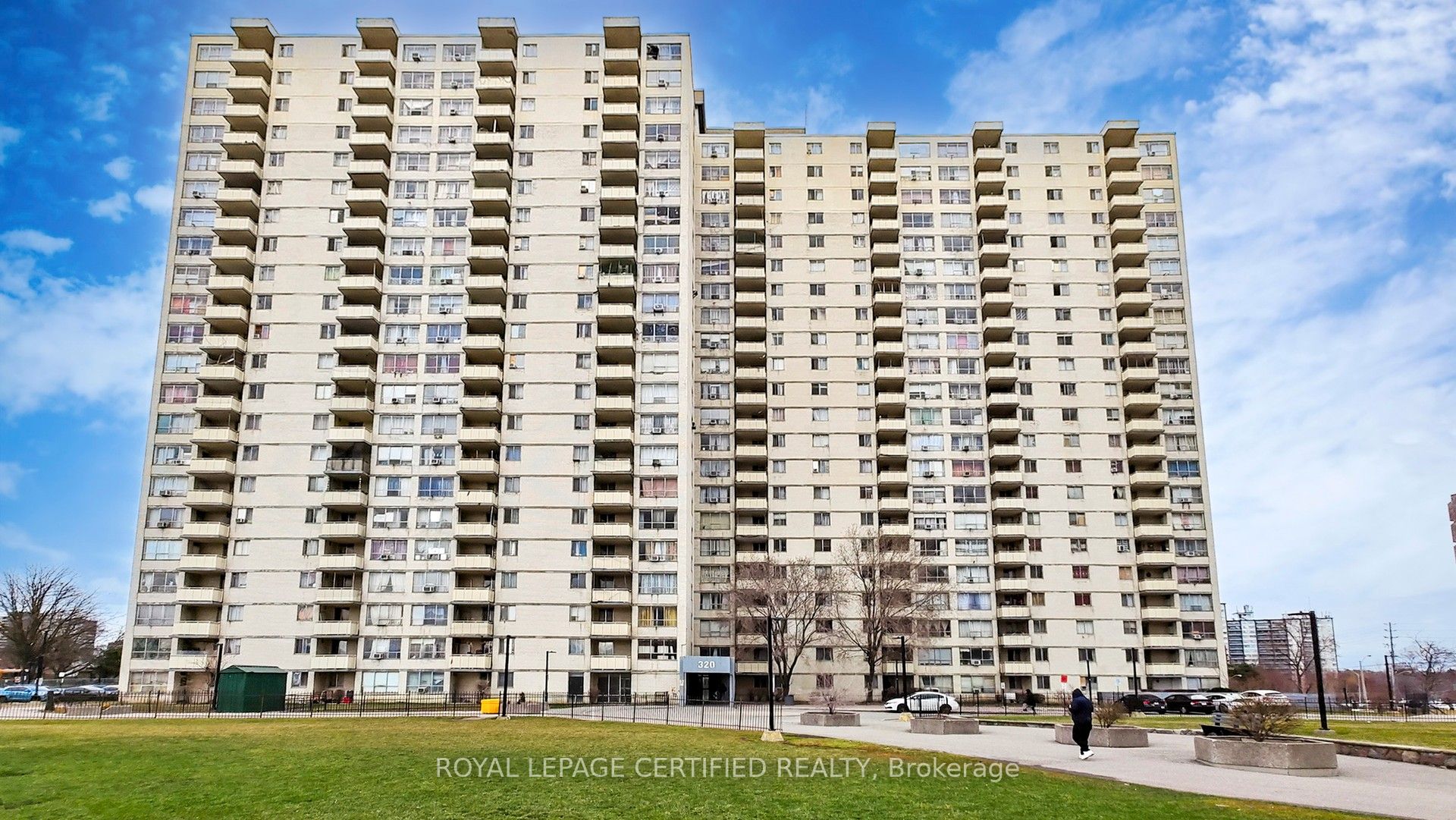 320 Dixon Road 304, Toronto, ON M9R 1S8 photo 2