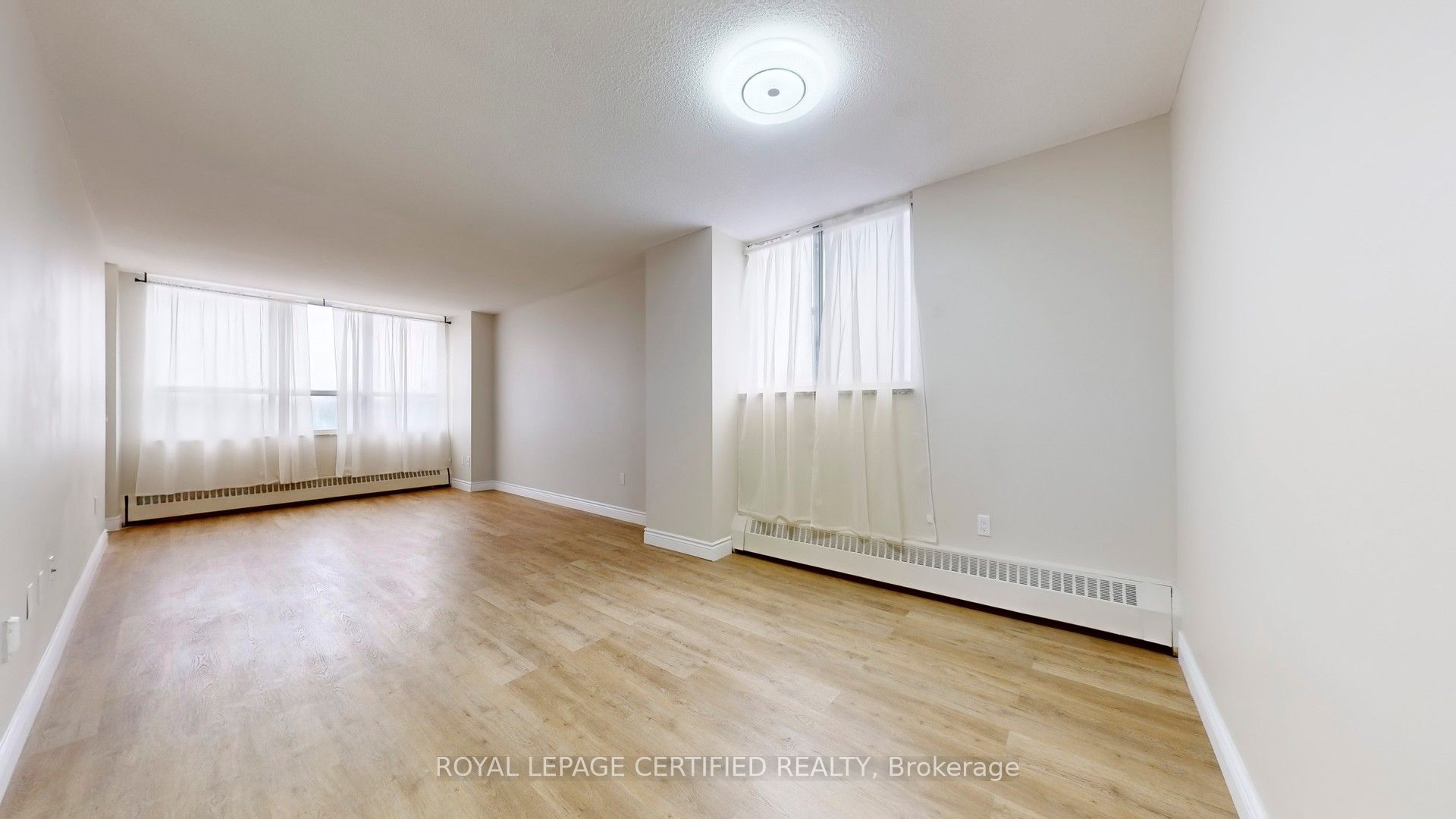 320 Dixon Road 304, Toronto, ON M9R 1S8 photo 4