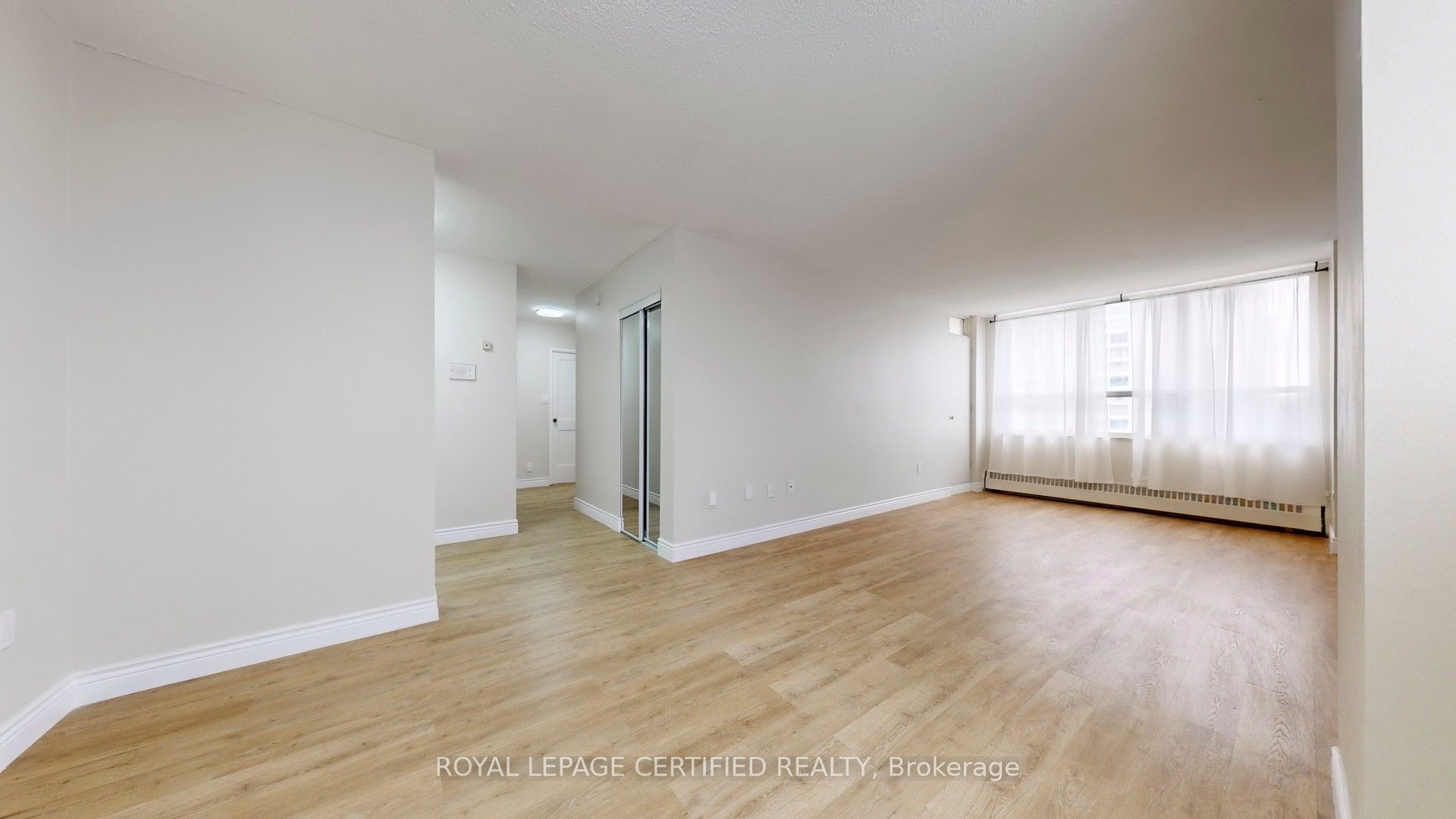 320 Dixon Road 304, Toronto, ON M9R 1S8 photo 5