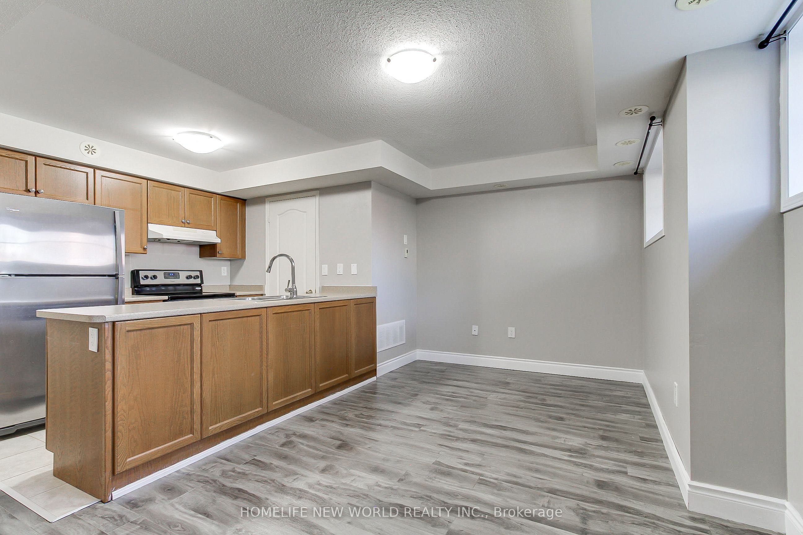 133 Isaac Devins Boulevard 3, Toronto, ON M9M 0C4 photo 4
