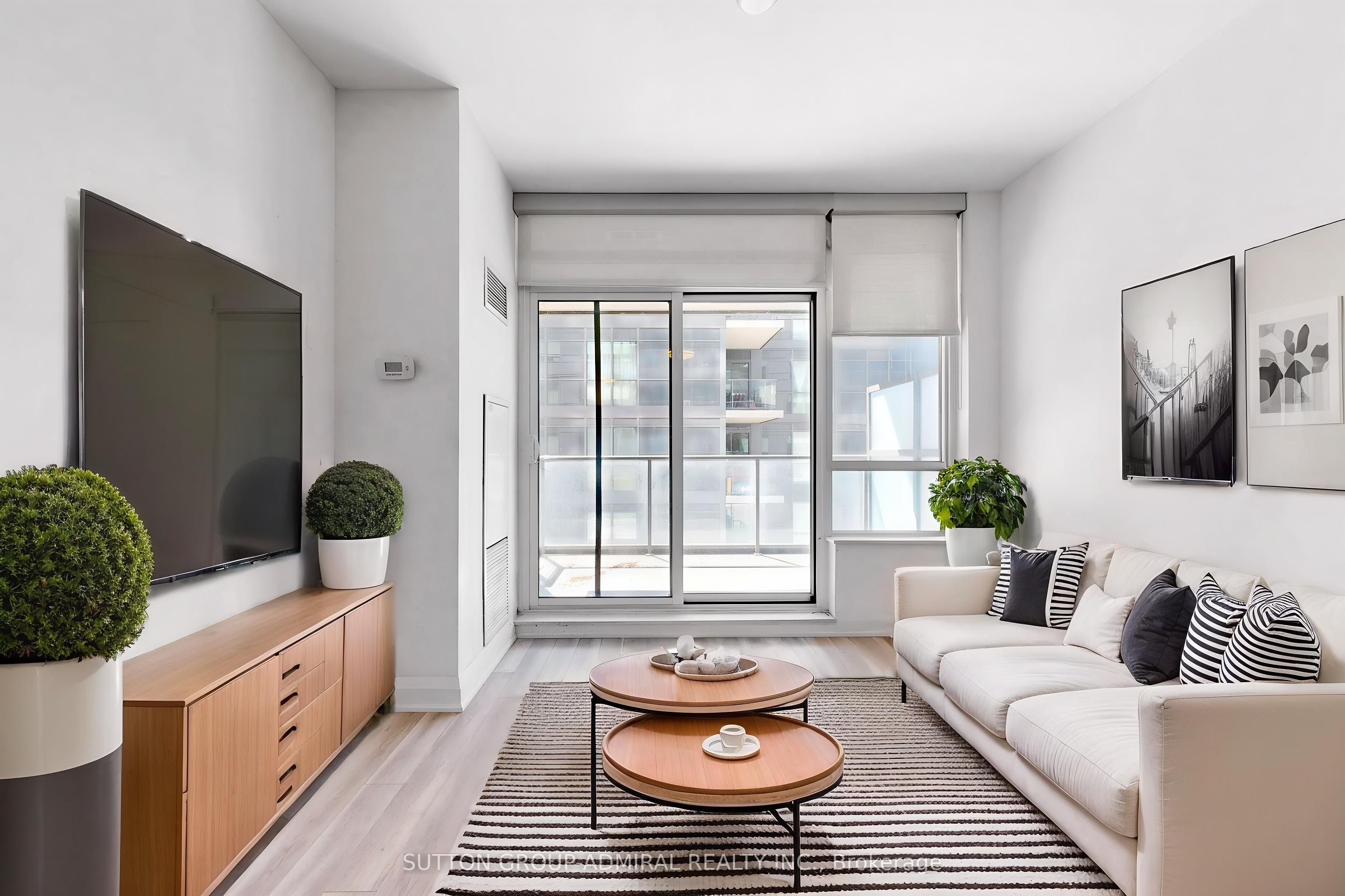 36 Park Lawn Road 301, Toronto, ON M8V 0E5 photo 2
