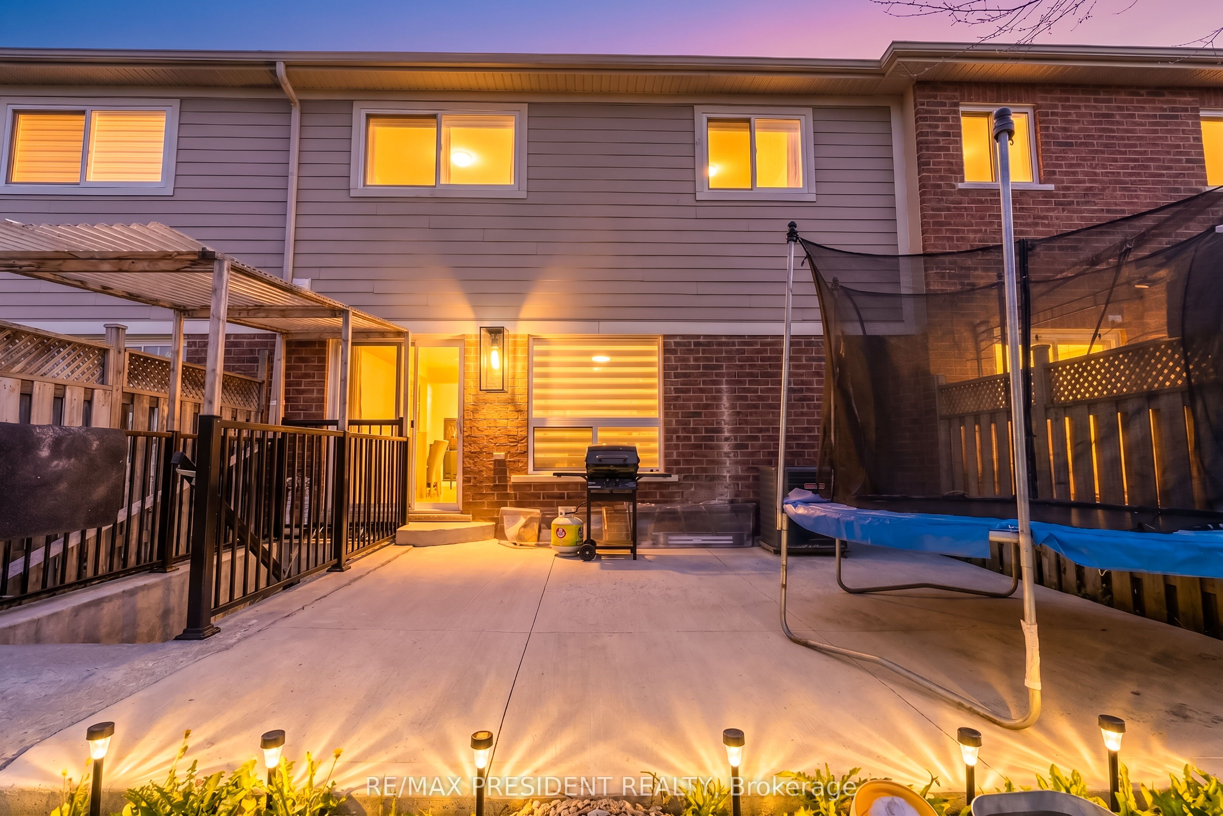 77 Tideland Drive, Brampton, ON L7A 2V8 photo 3