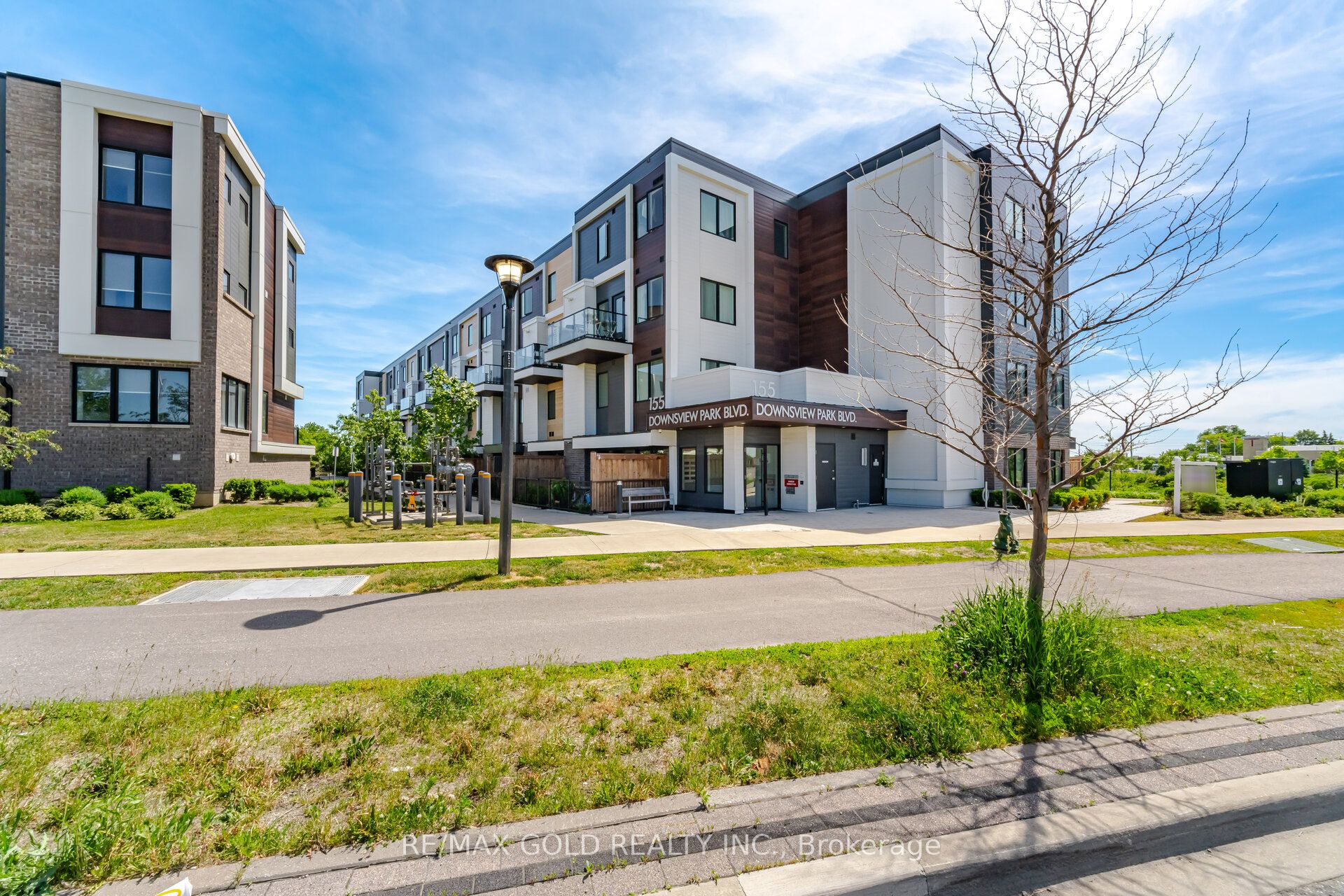 155 Downsview Park Boulevard 204, Toronto, ON M3K 0E3