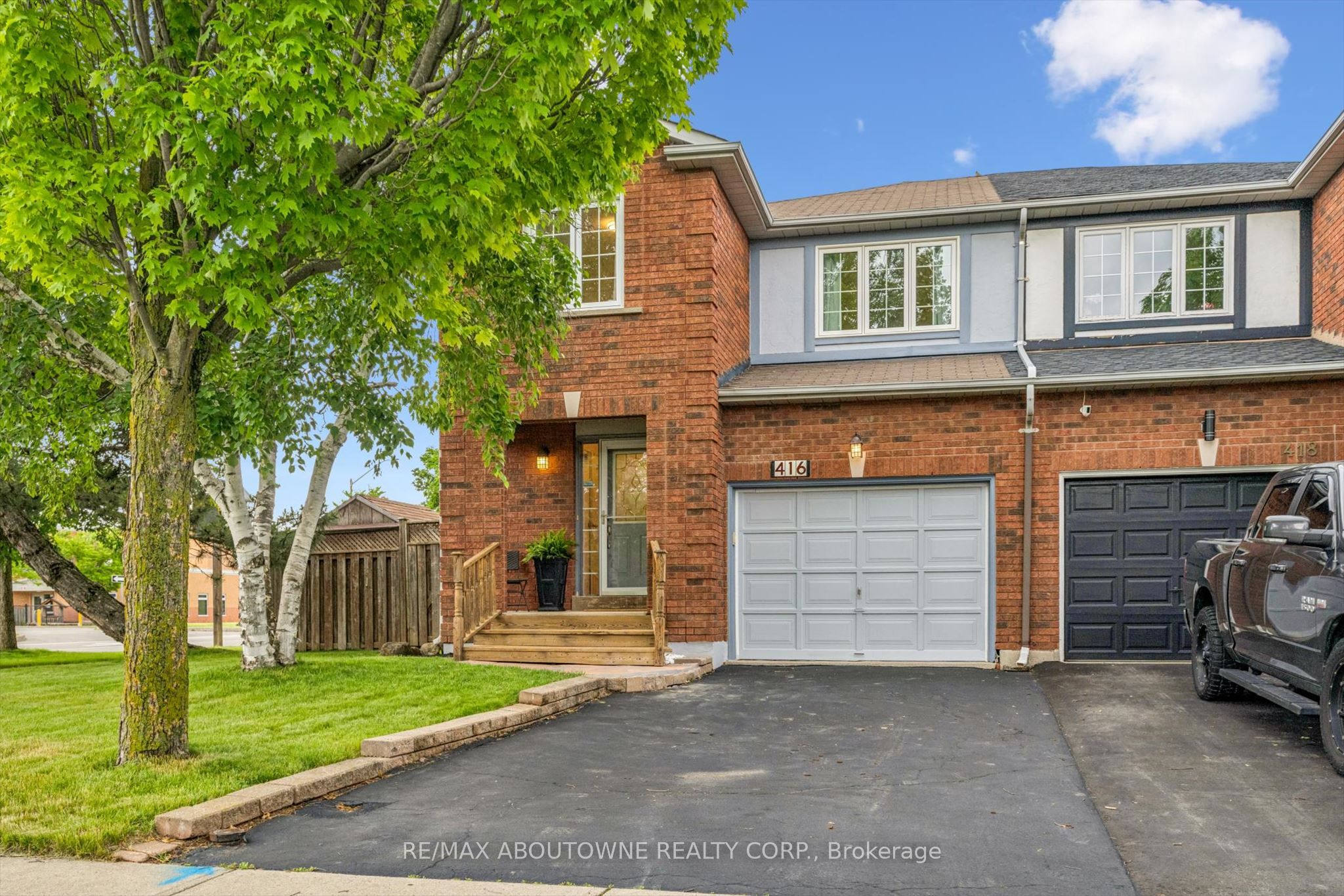 416 Marlatt Drive, Oakville, ON L6H 5X5