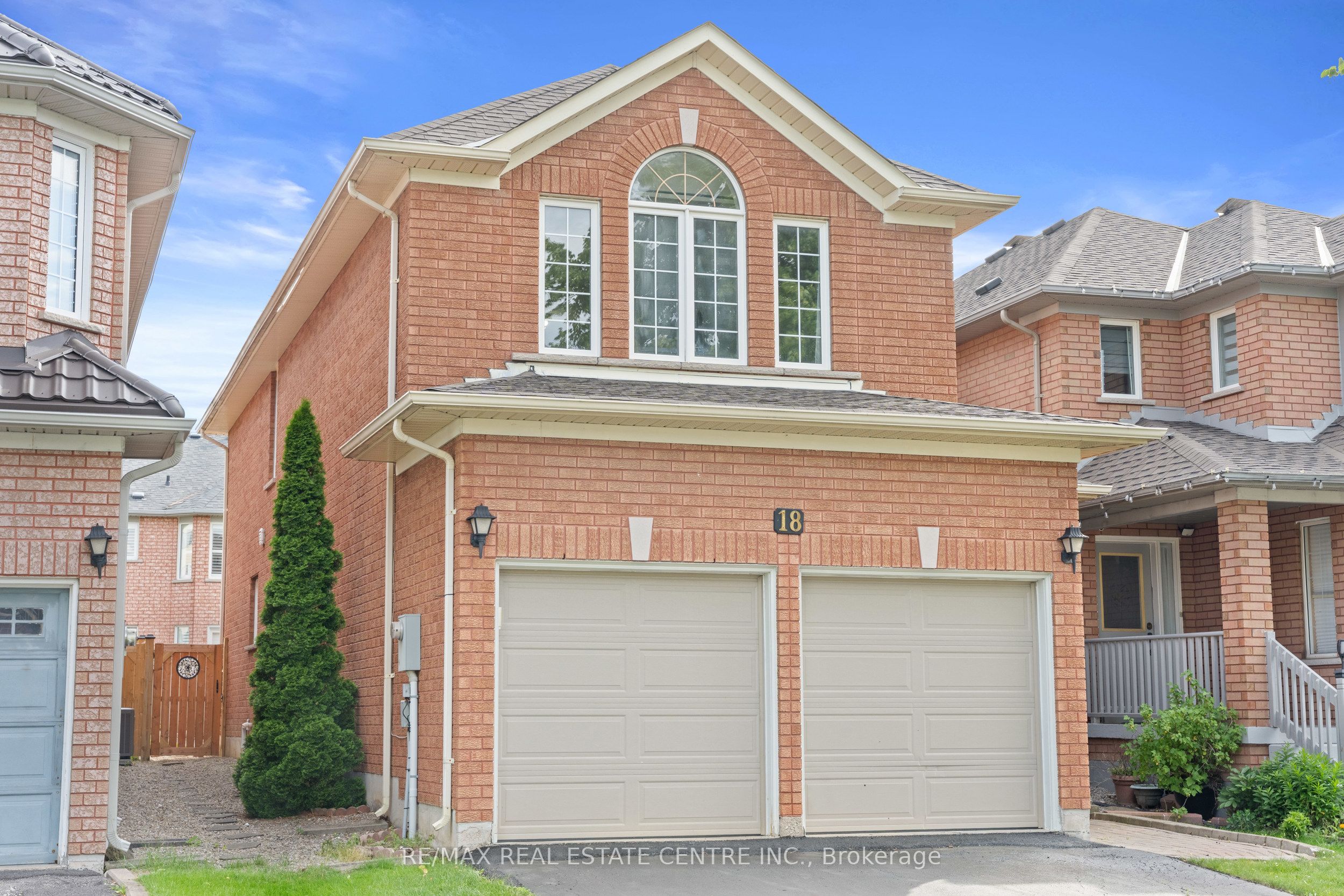 18 Velvet Grass Lane, Brampton, ON L6R 1W6
