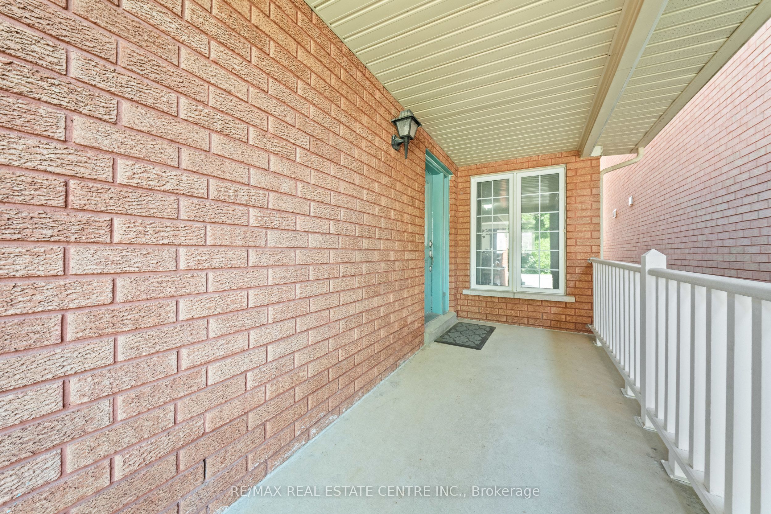 18 Velvet Grass Lane, Brampton, ON L6R 1W6 photo 4