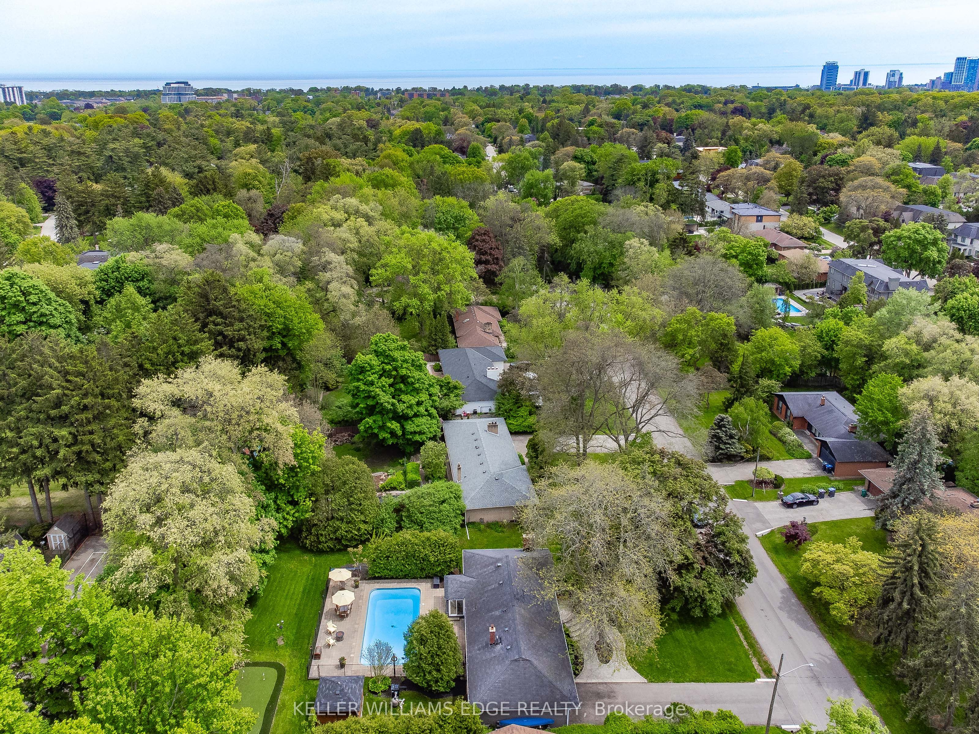1589 Crediton Parkway, Mississauga, ON L5G 3X2 photo 4