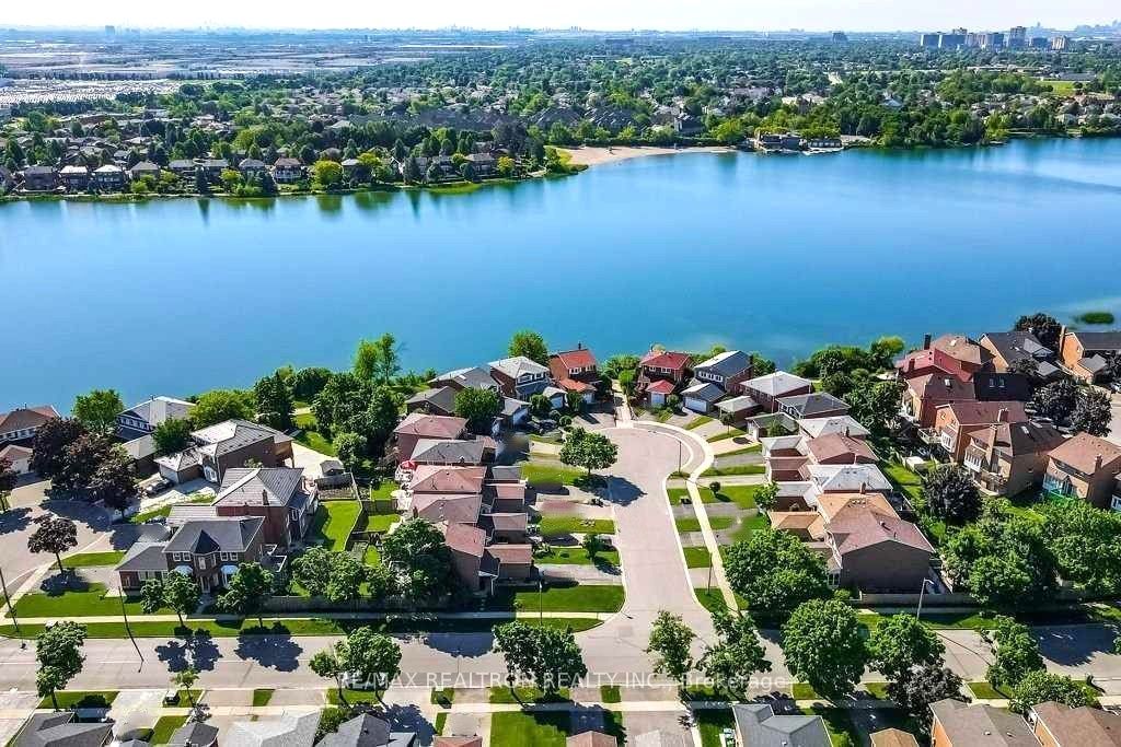 22 Peaceful Place, Brampton, ON L6S 4E6 photo 5