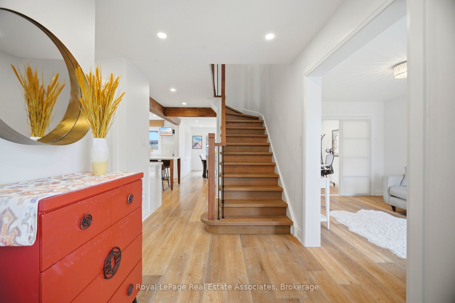 225 Barber Drive, Halton Hills, ON L7G 5J9 photo 4