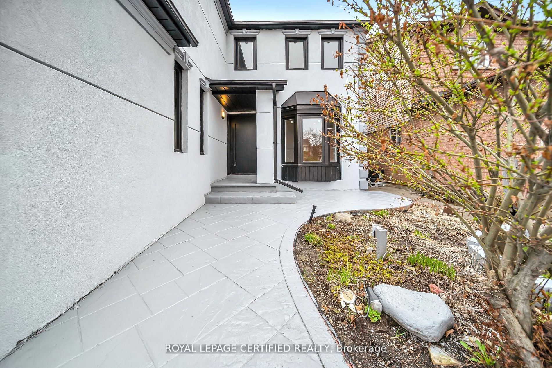 6062 Prairie Circle, Mississauga, ON L5N 5C5 photo 2