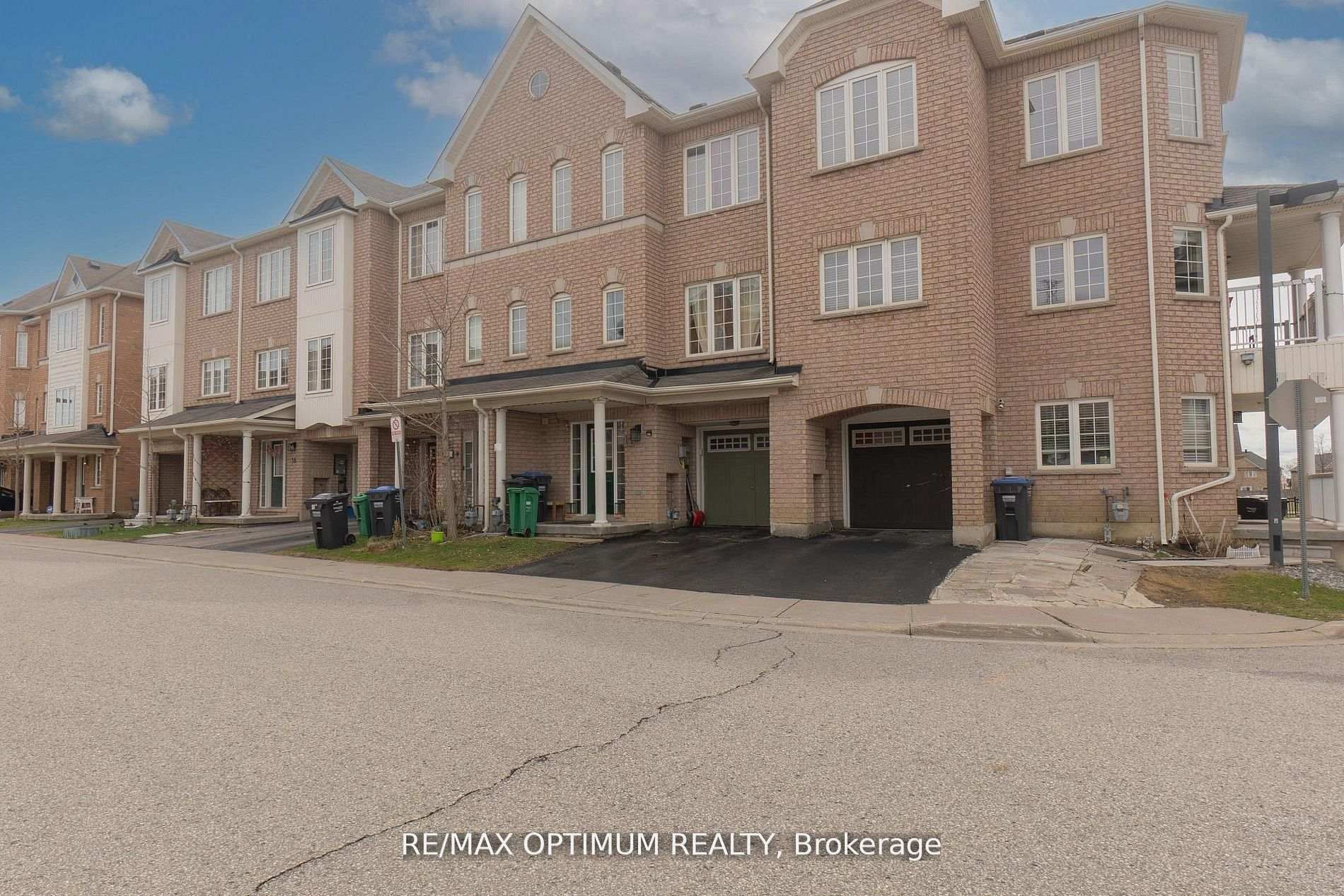 12 Gatlin Street, Brampton, ON L6Y 0R6 photo 3