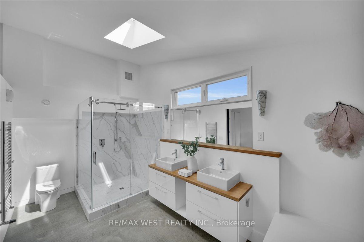 38 Smithfield Drive, Toronto, ON M8Y 3M2 photo 3