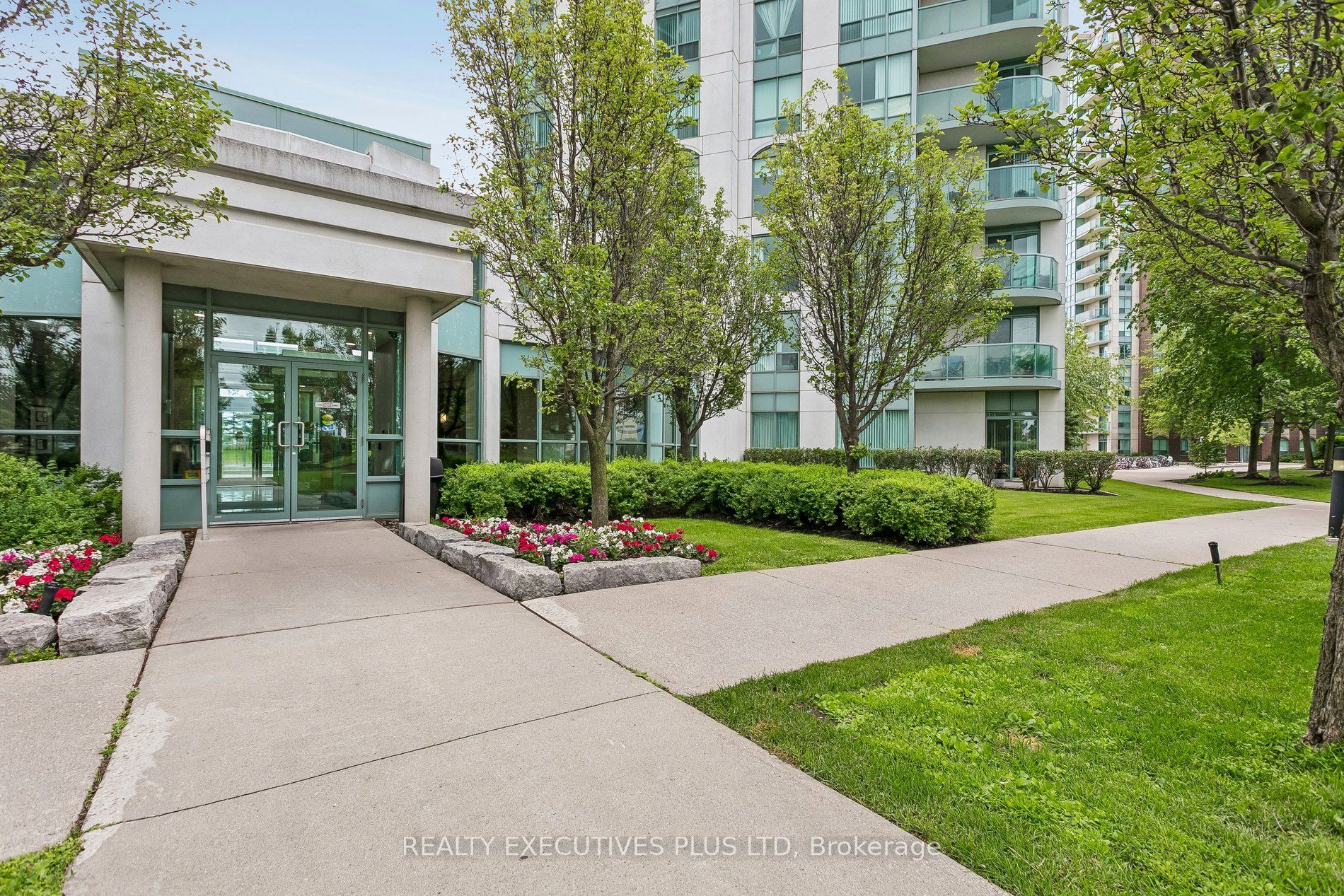4850 Glen Erin Drive 1902, Mississauga, ON L5M 7S1 photo 2