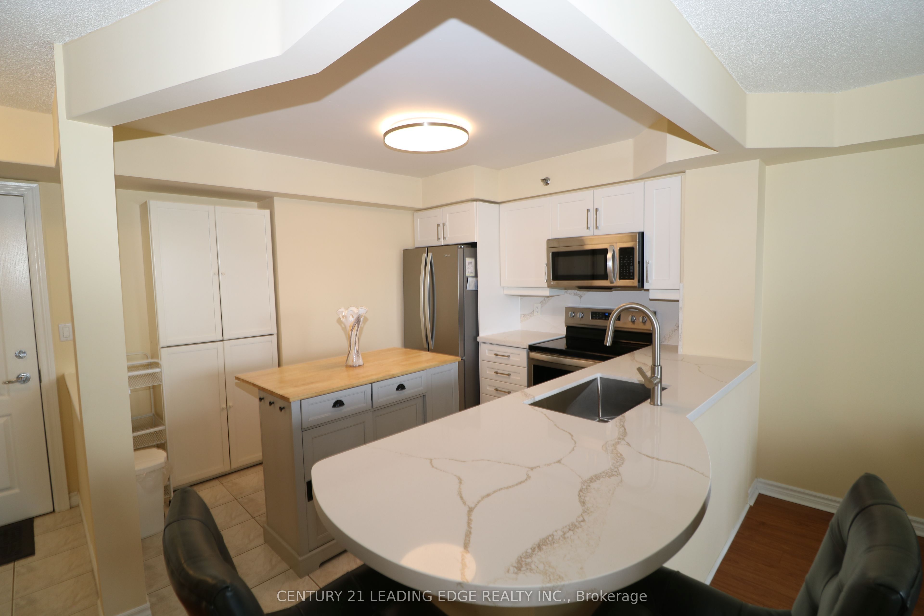 4640 Kimbermount Avenue 305, Mississauga, ON L5M 5W6