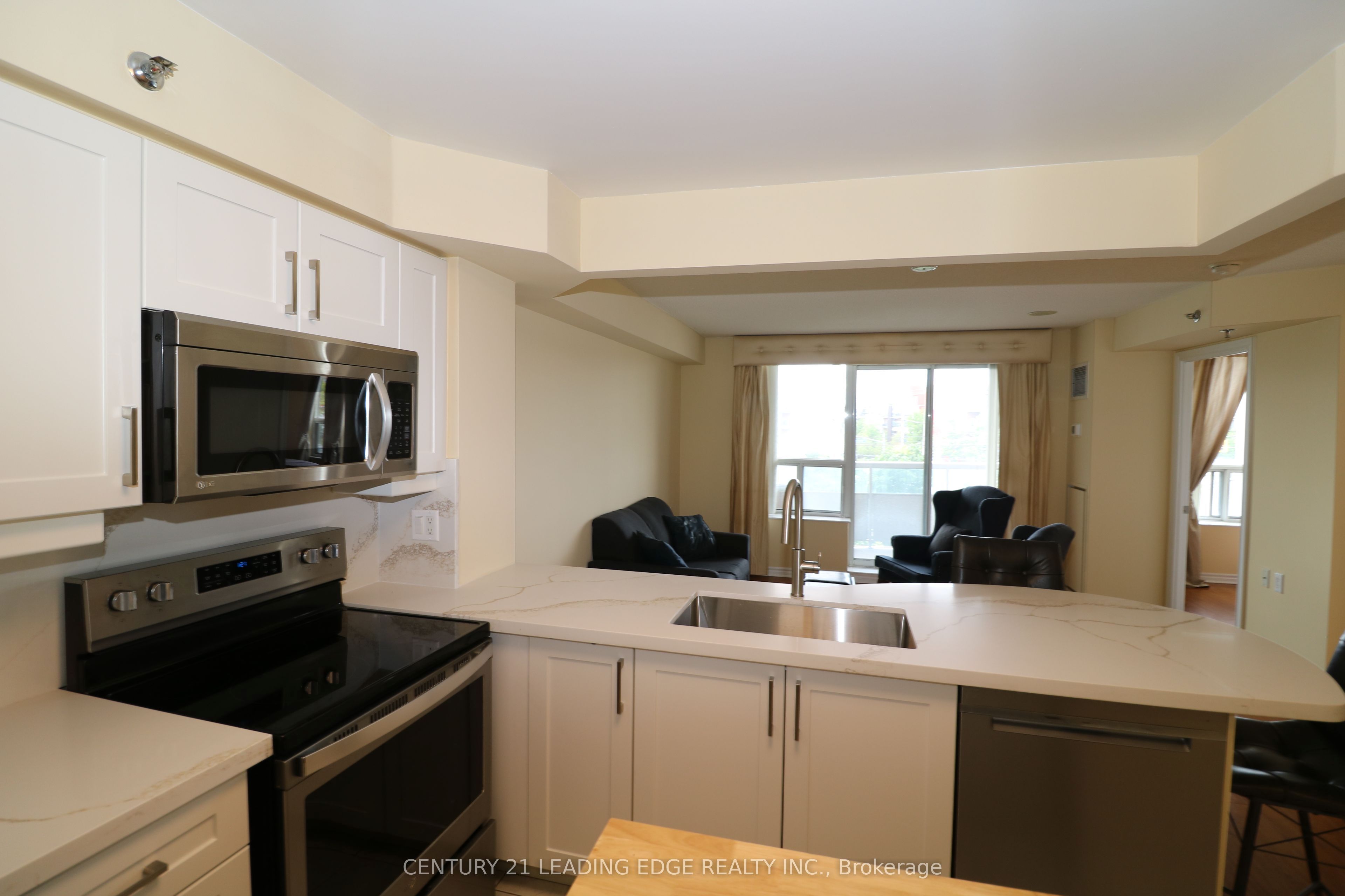 4640 Kimbermount Avenue 305, Mississauga, ON L5M 5W6 photo 3