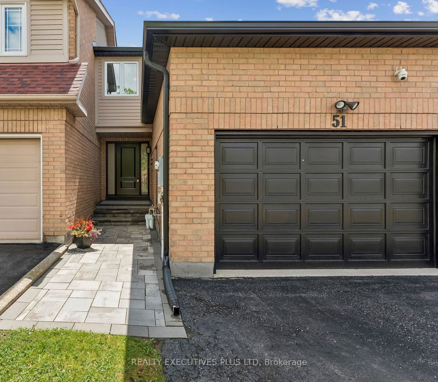 51 Ashbrook Way, Brampton, ON L6Y 4R4 photo 2