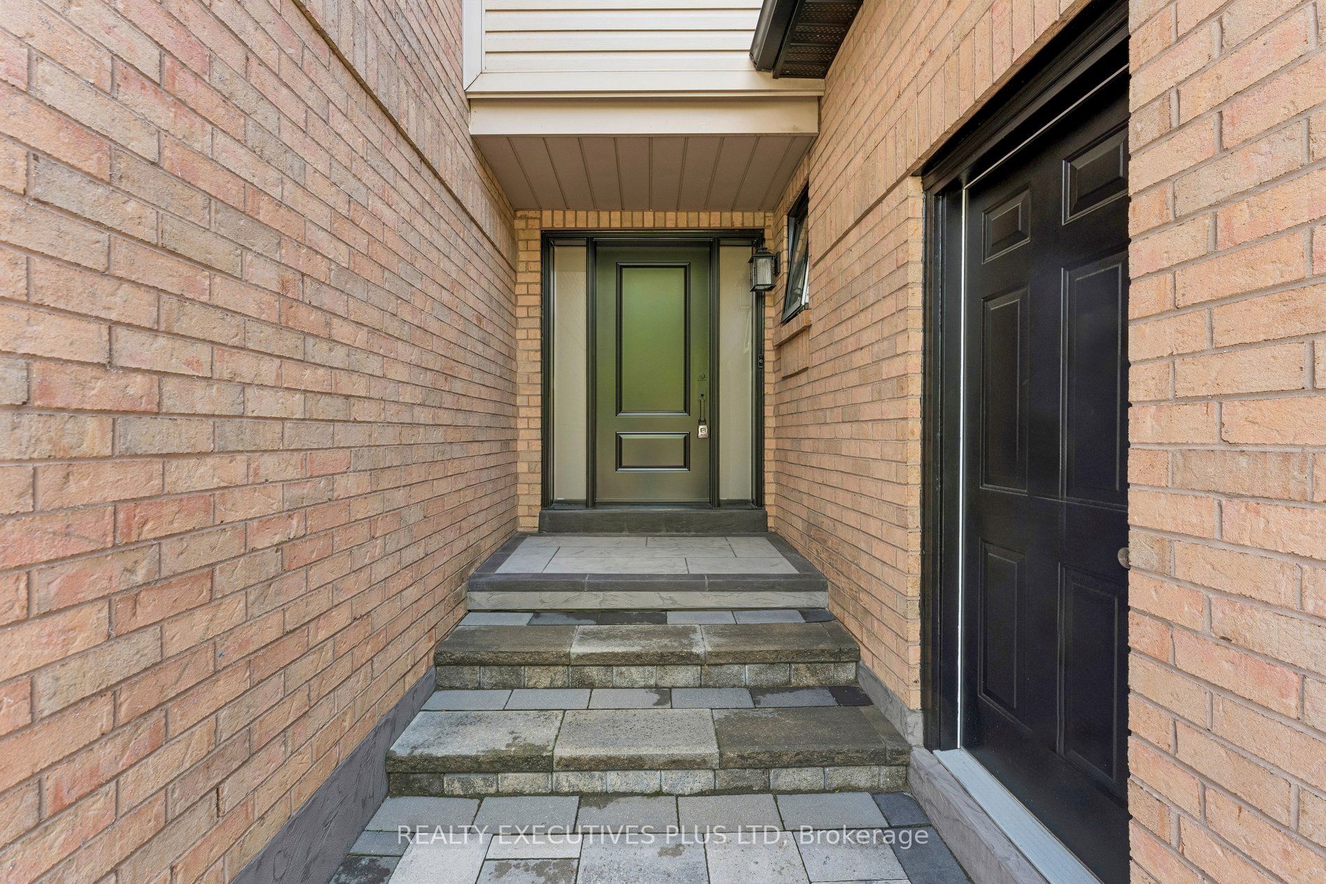 51 Ashbrook Way, Brampton, ON L6Y 4R4 photo 3