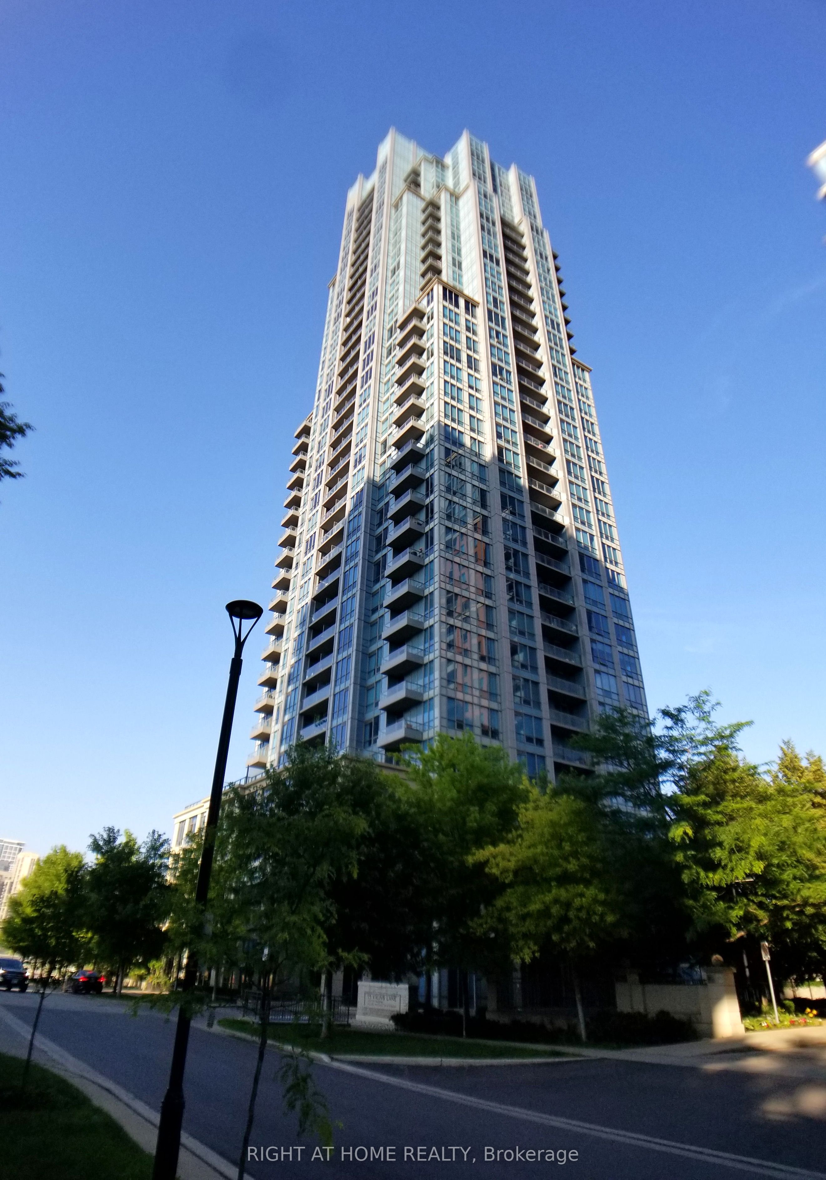 15 Viking Lane 1506, Toronto, ON M9B 0A4