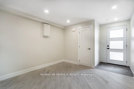 62 Davelayne Road, Toronto, ON M9M 2A7 photo 2