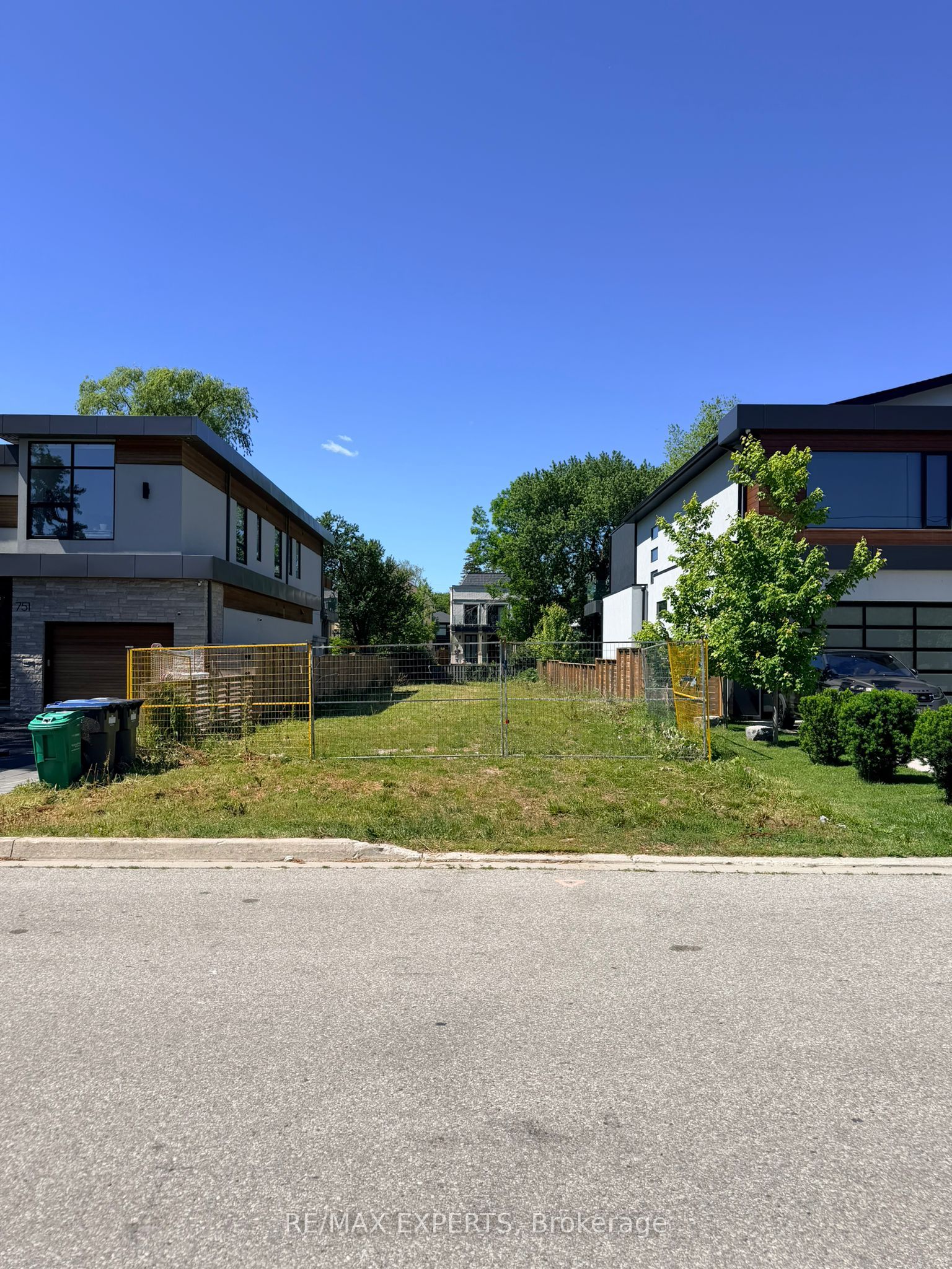 755 MONTBECK Crescent, Mississauga, ON L5G 1P4 photo 3