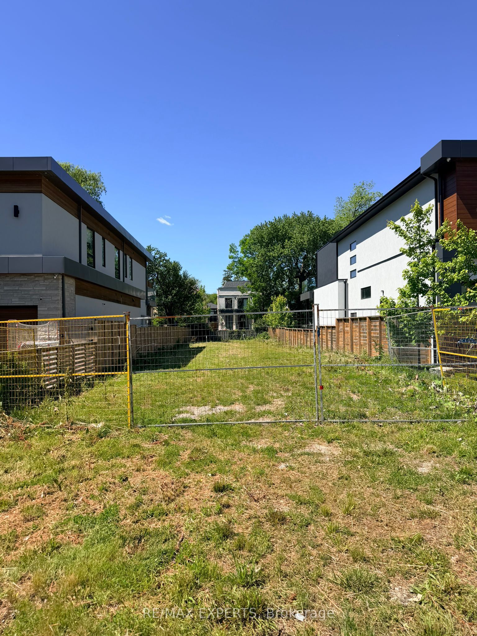 755 MONTBECK Crescent, Mississauga, ON L5G 1P4 photo 4
