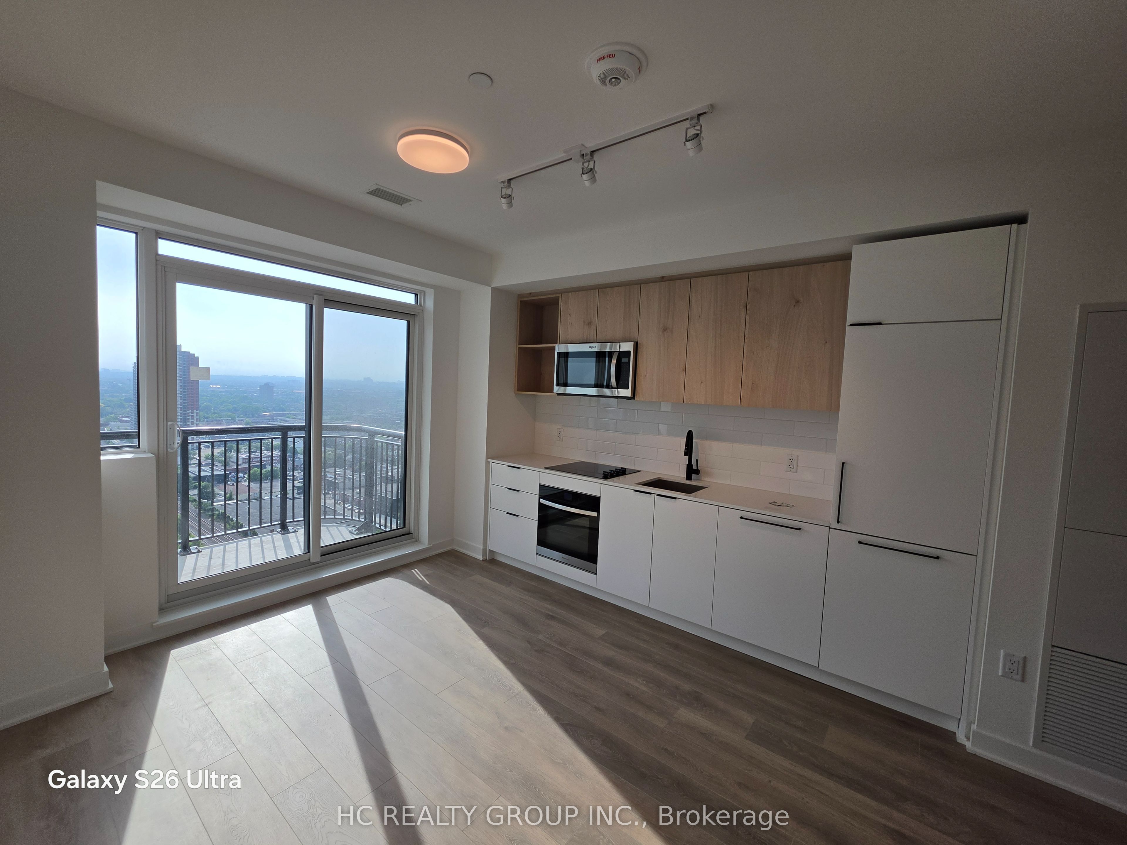 1185 Dupont Street 2201, Toronto, ON M6H 0G5 photo 5