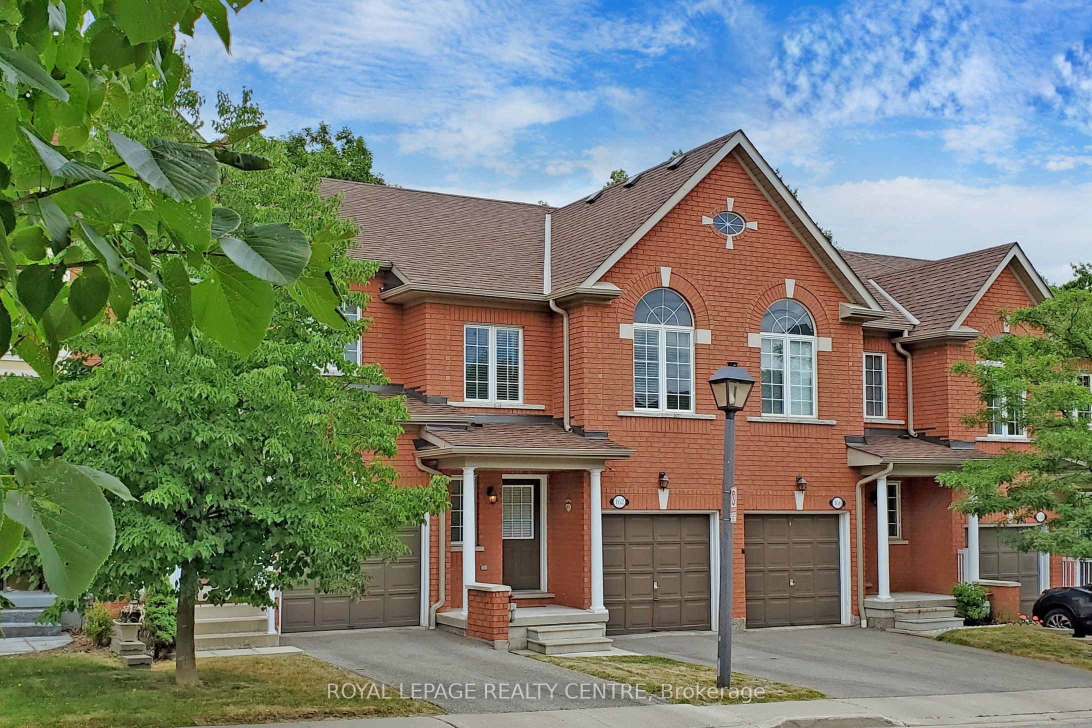 7360 Zinnia Place 162, Mississauga, ON L5W 2A1 photo 2