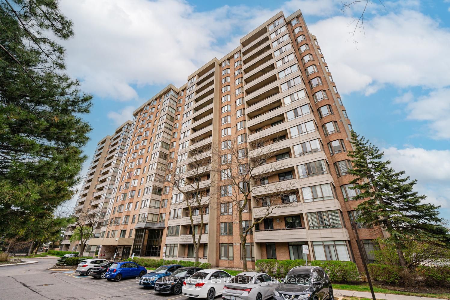 5 Lisa Street 1404, Brampton, ON L6T 4T4 photo 2