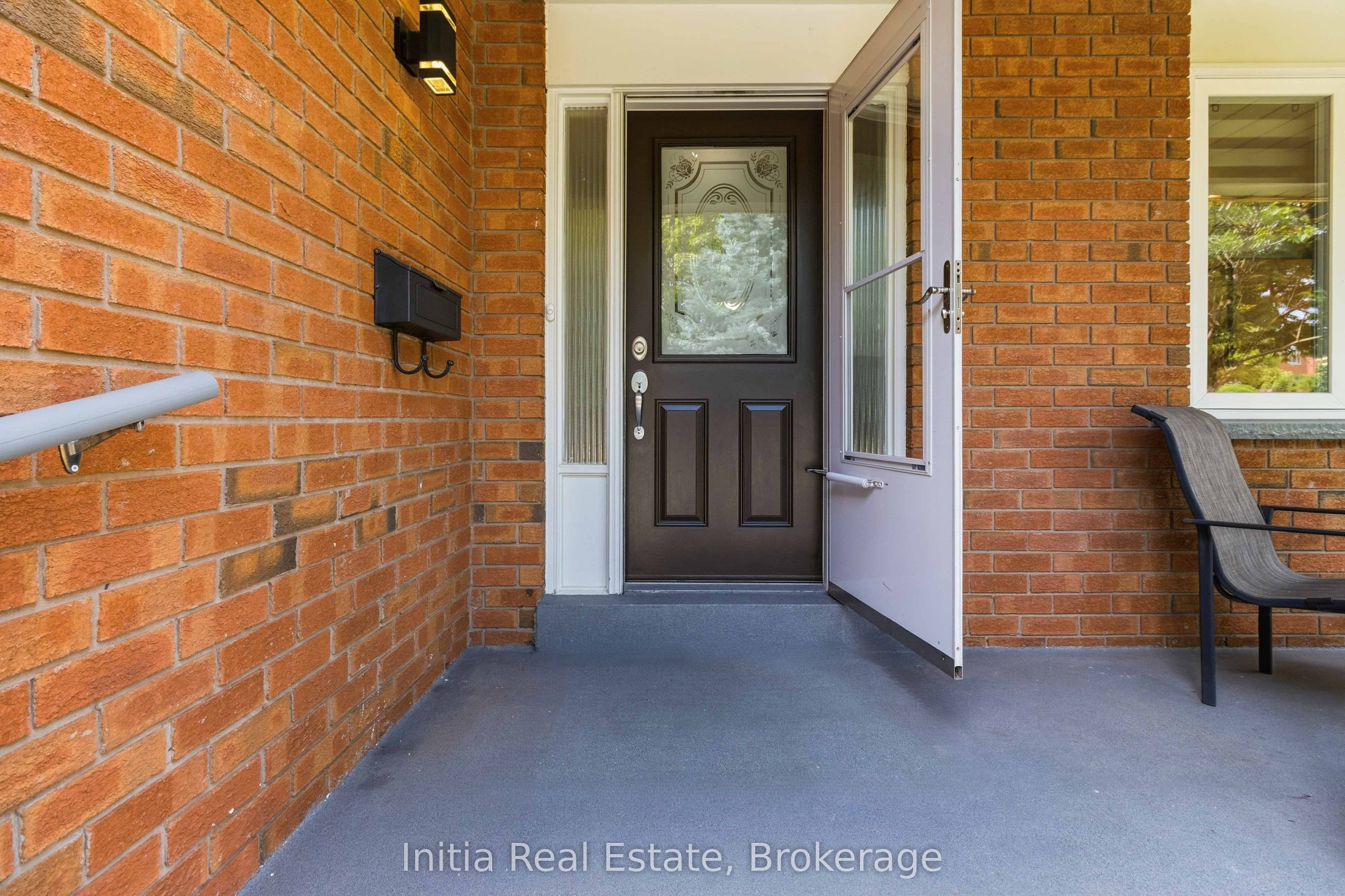 2014 Golden Briar Trail, Oakville, ON L6H 4N9 photo 4