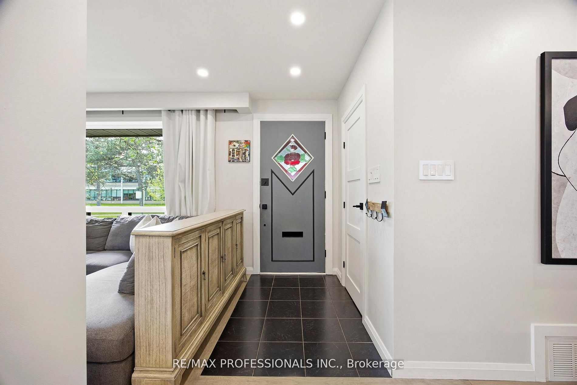 33 Brampton Road, Toronto, ON M9R 3J3 photo 3