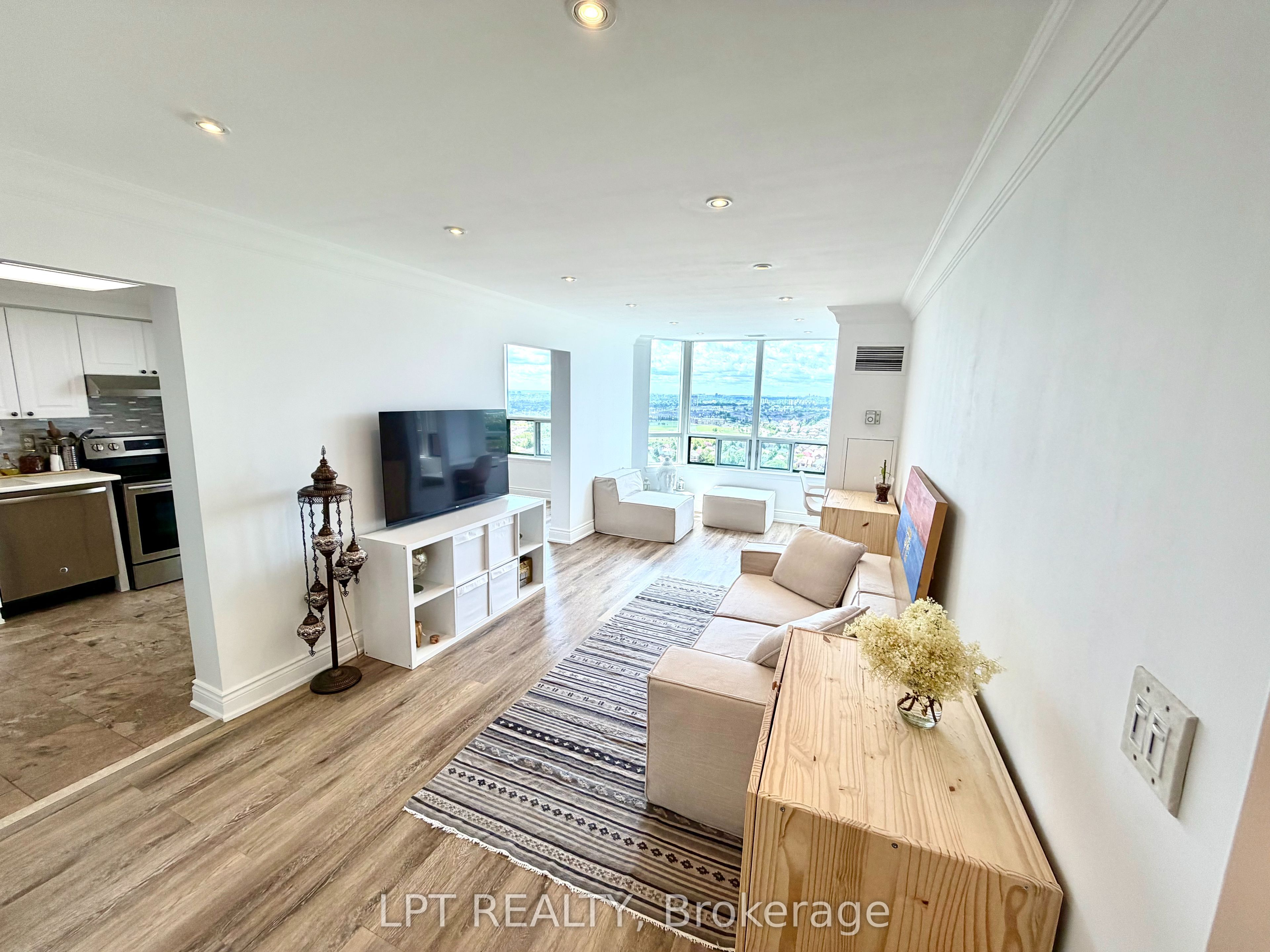 135 Hillcrest Avenue 2307, Mississauga, ON L5B 4B1 photo 5