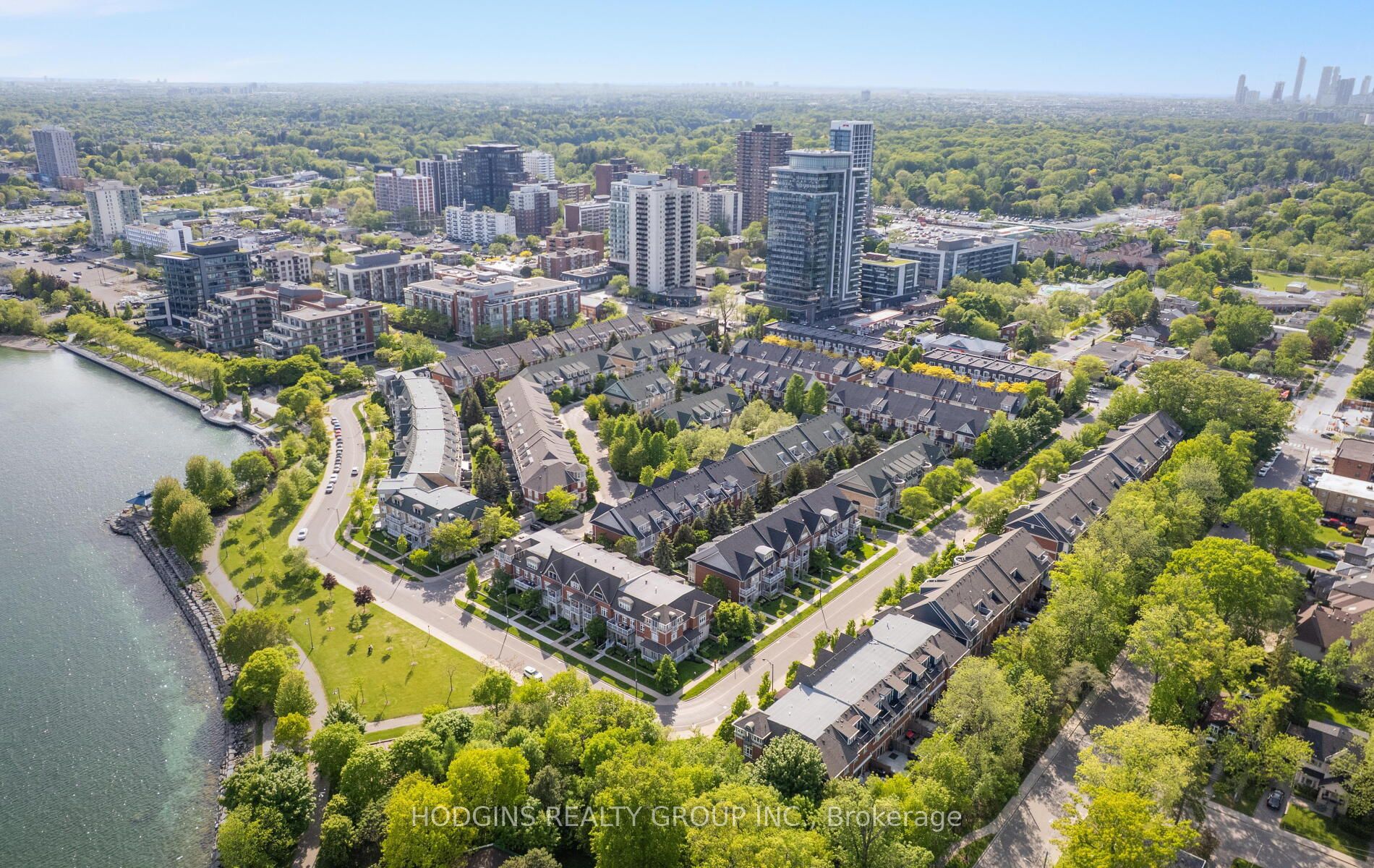 136 St Lawrence Drive 42, Mississauga, ON L5G 4V1 photo 3