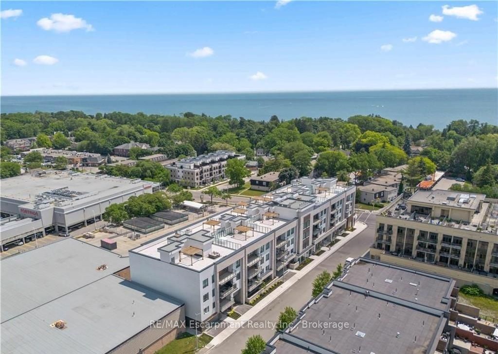 123 Maurice Drive 303, Oakville, ON L6K 2W6