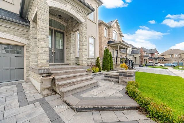 32 Fanning Trail, Brampton, ON L6P 4N5 photo 5