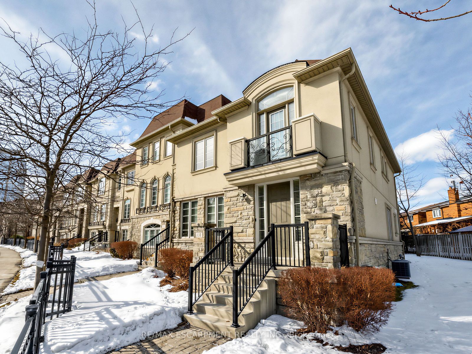 131 Robert Speck Parkway, Mississauga, ON L4Z 0A6 photo 4