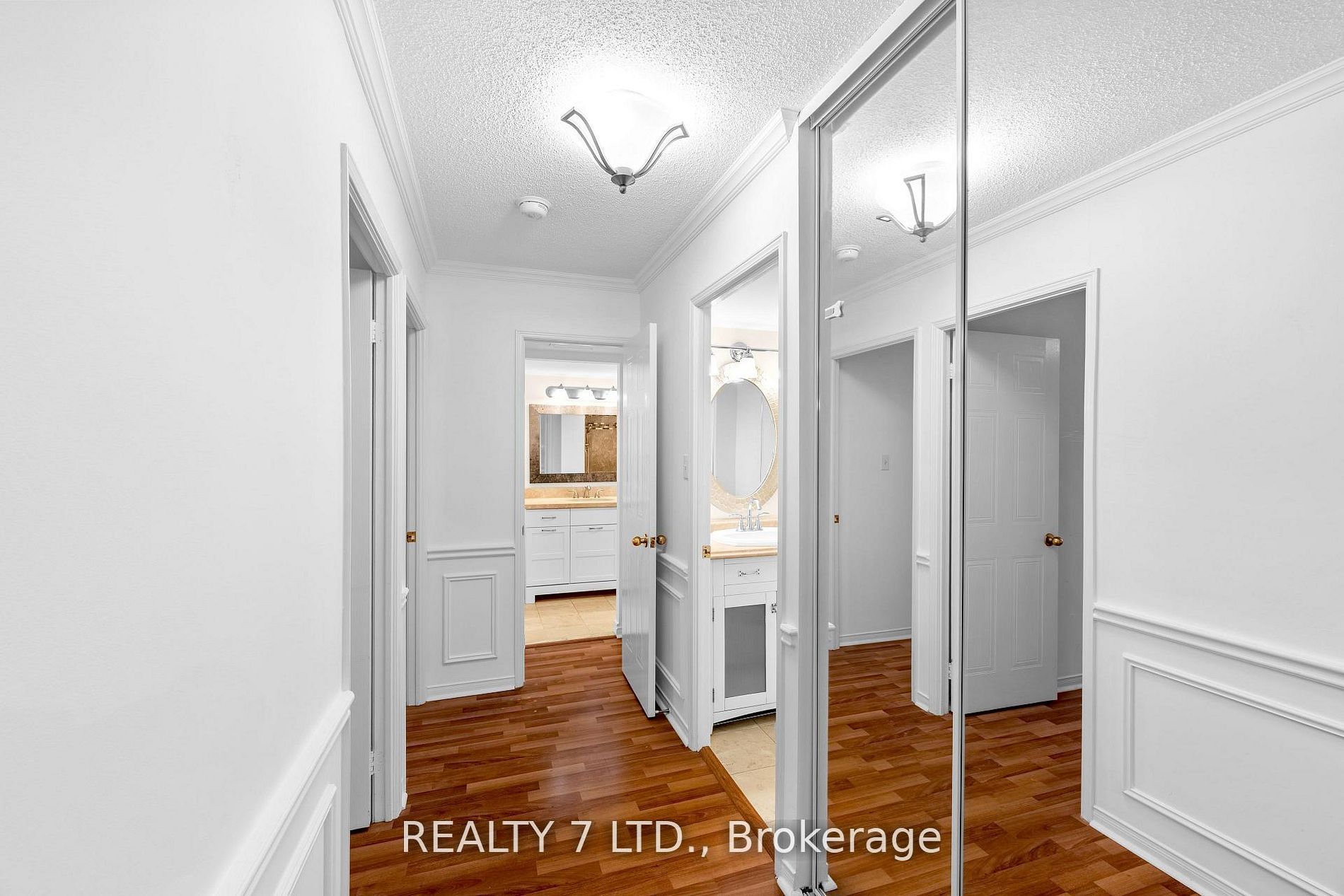 1270 Maple Crossing Boulevard 412, Burlington, ON L7S 2J3 photo 3