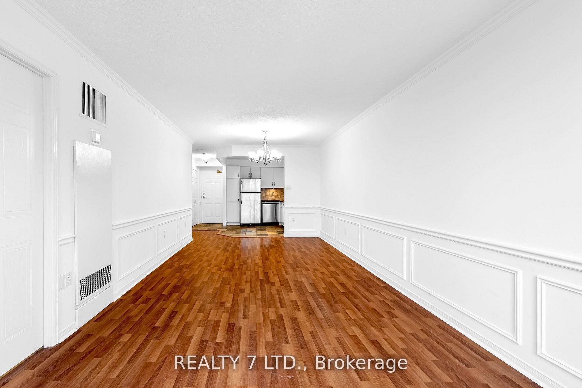 1270 Maple Crossing Boulevard 412, Burlington, ON L7S 2J3 photo 4