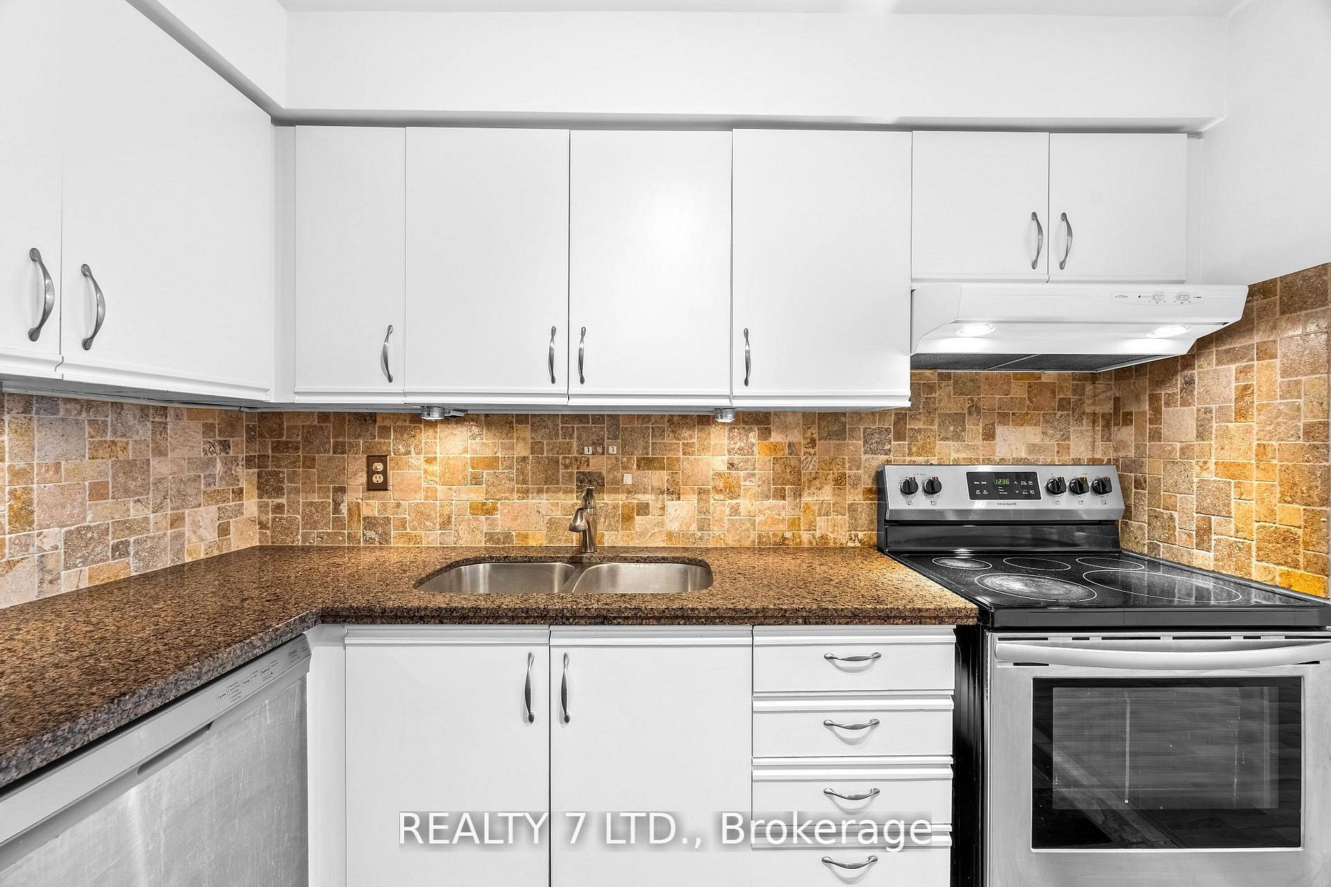 1270 Maple Crossing Boulevard 412, Burlington, ON L7S 2J3 photo 5