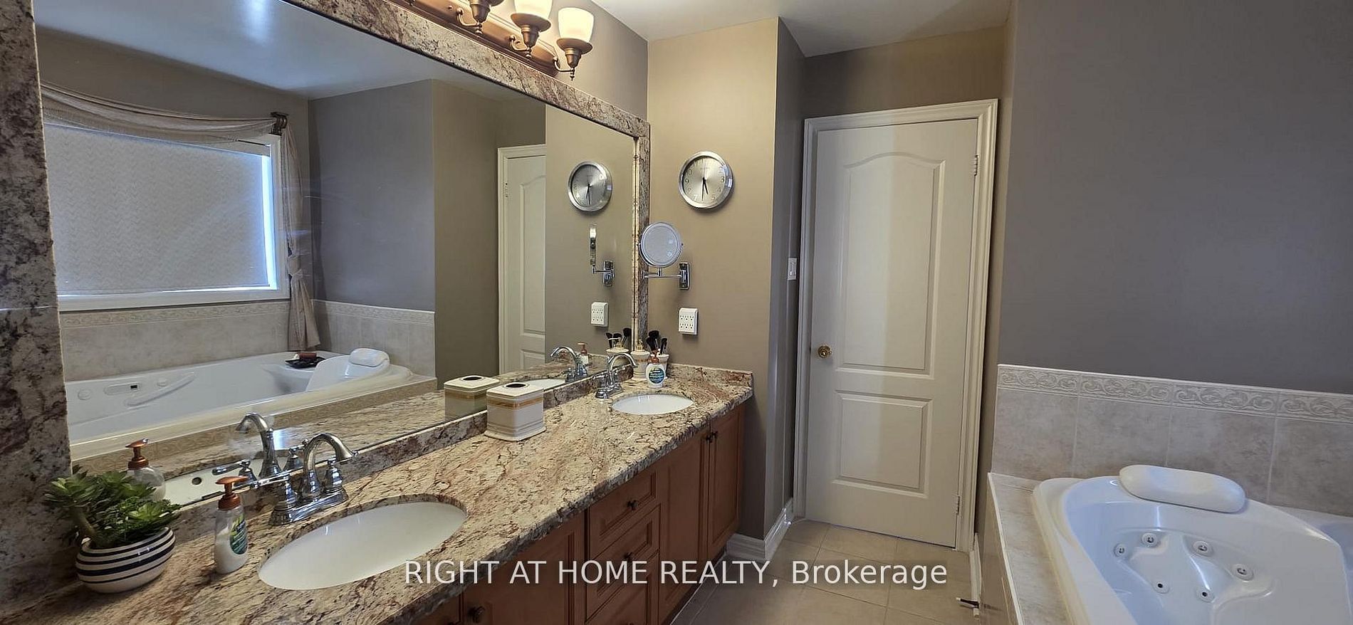 3140 Wrigglesworth Crescent, Mississauga, ON L5M 6W7 photo 4