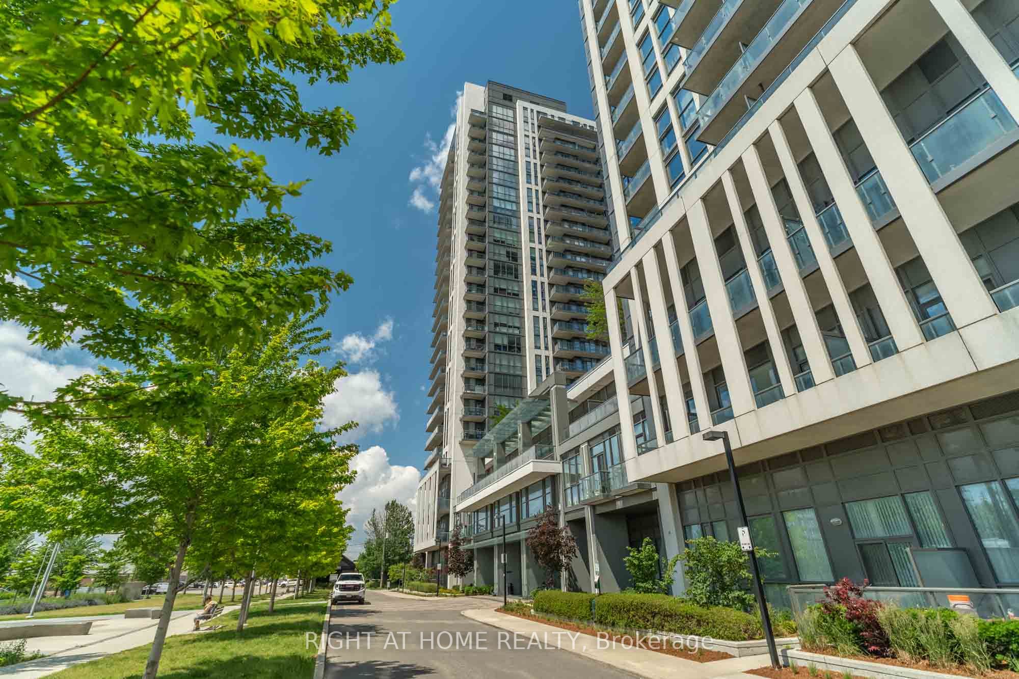 15 Zorra Street 901, Toronto, ON M8Z 0C1 photo 2