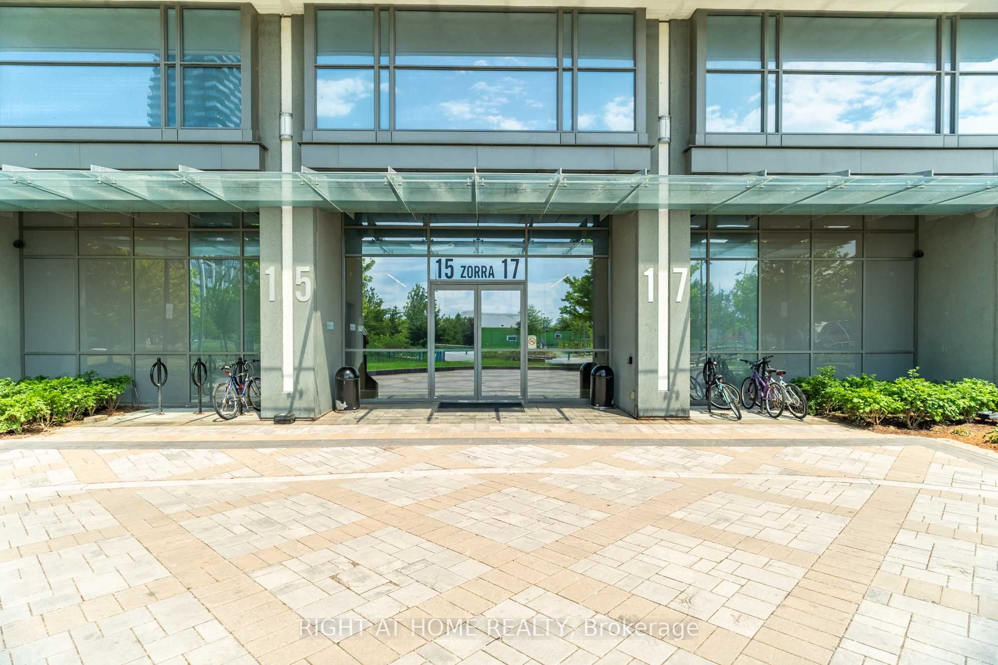 15 Zorra Street 901, Toronto, ON M8Z 0C1 photo 3