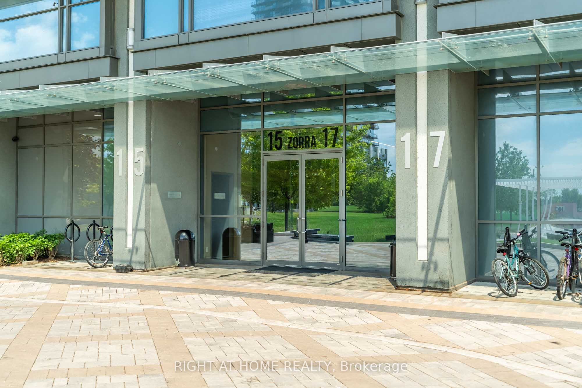 15 Zorra Street 901, Toronto, ON M8Z 0C1 photo 4
