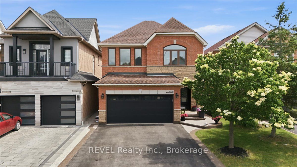 4819 Bloomburg Drive, Mississauga, ON L5M 7K4