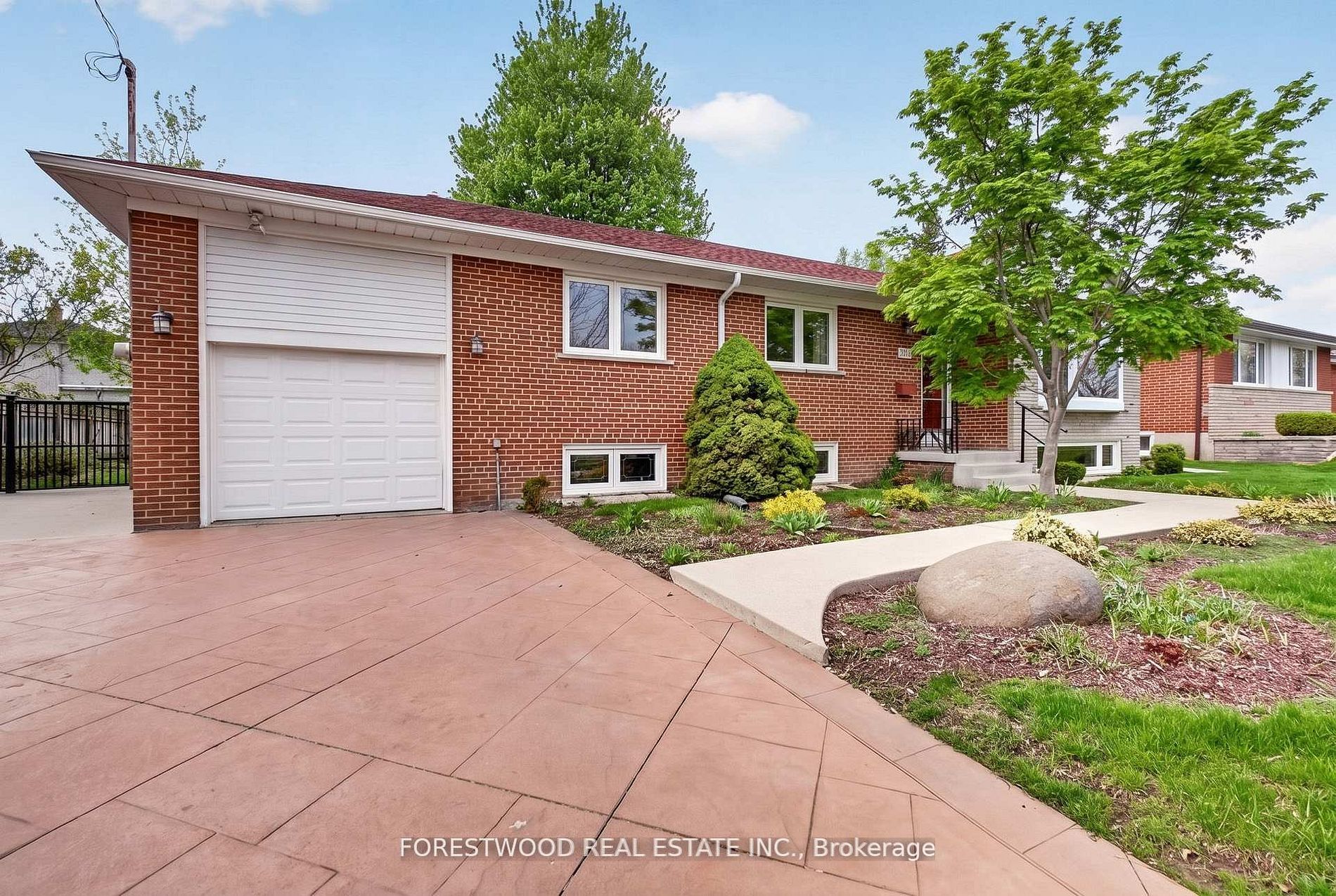 651 Breckenridge Road, Mississauga, ON L5A 2C7 photo 2