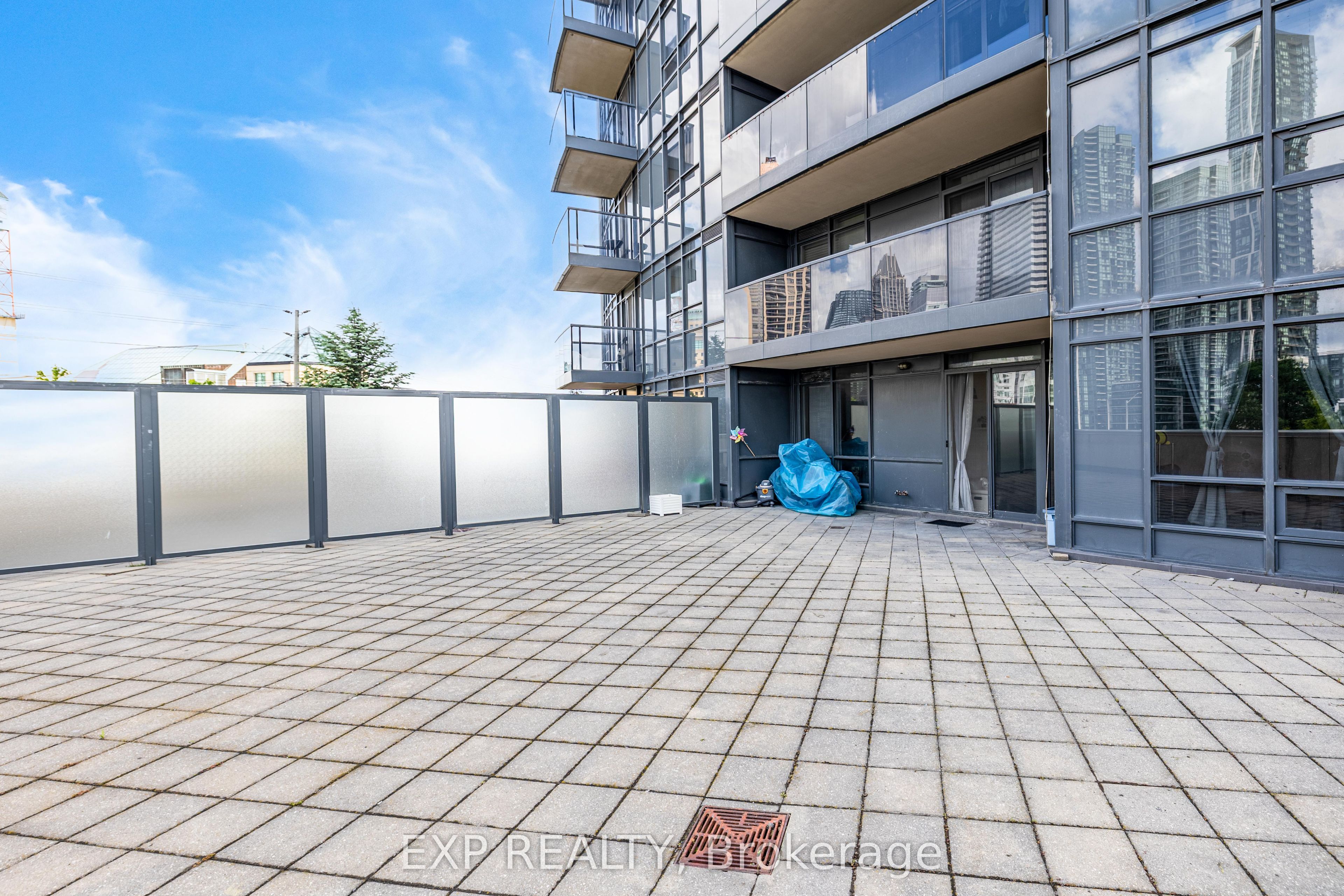 330 Burnhamthorpe Road W 303, Mississauga, ON L5B 0E1 photo 5
